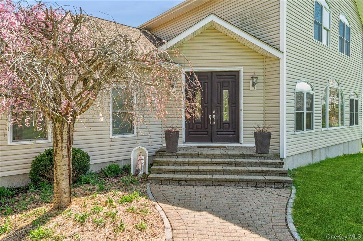 244 S Smith Road Property Photo 3