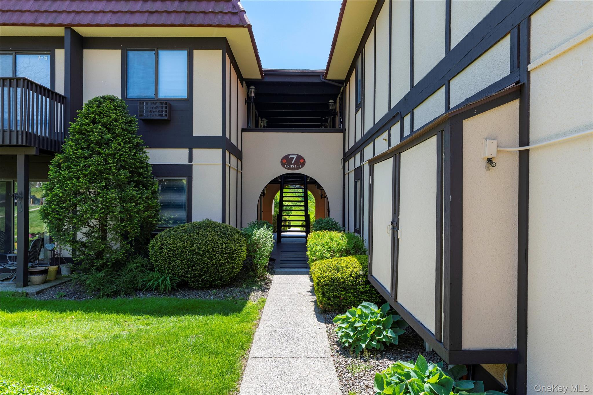 7 Loudon Drive 8 Property Photo 2