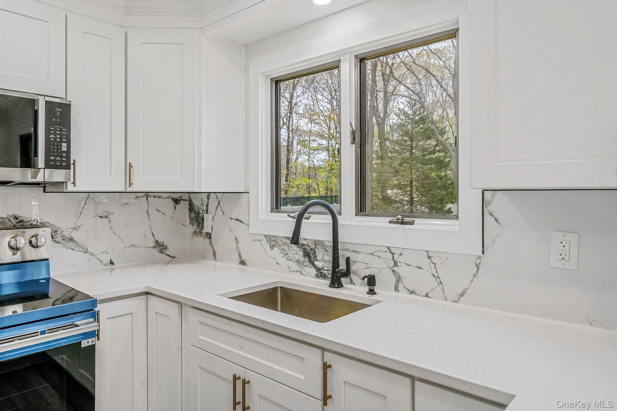 104 Cedarhurst Avenue Property Photo 14