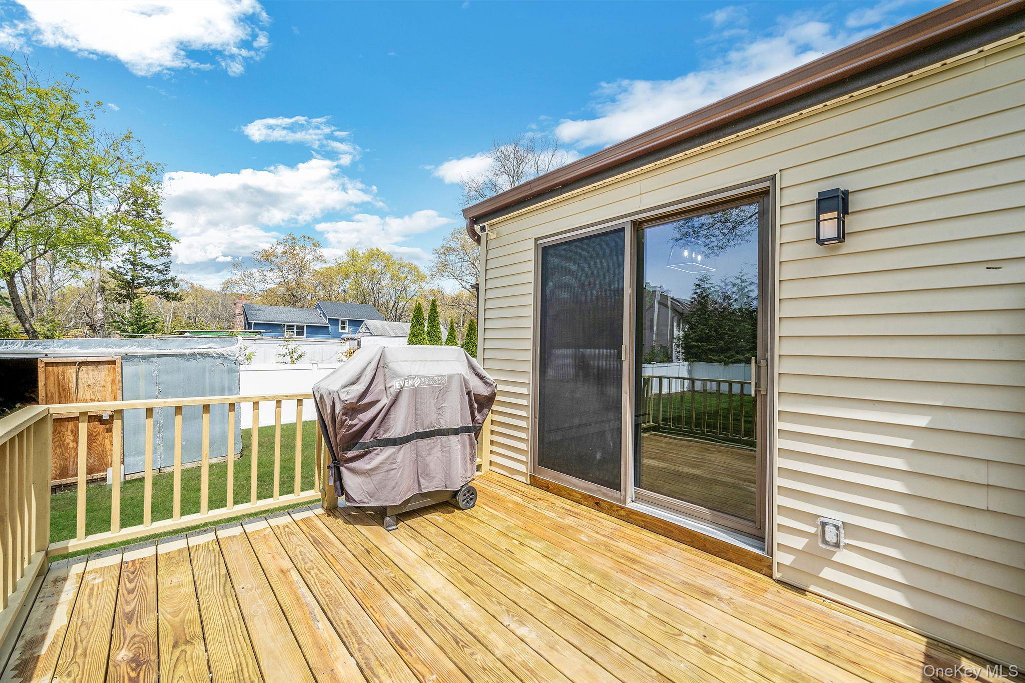 104 Cedarhurst Avenue Property Photo 30