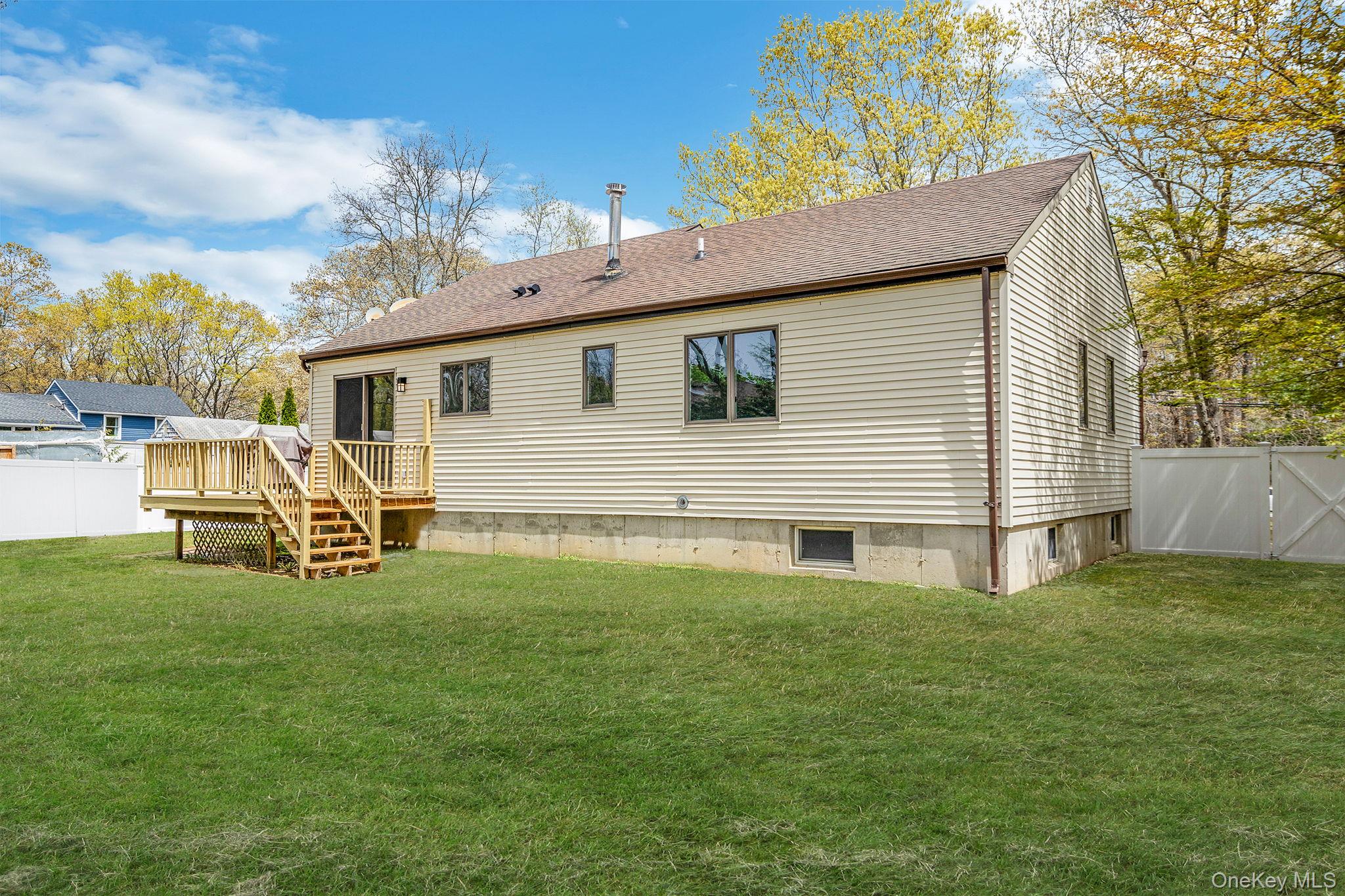 104 Cedarhurst Avenue Property Photo 33