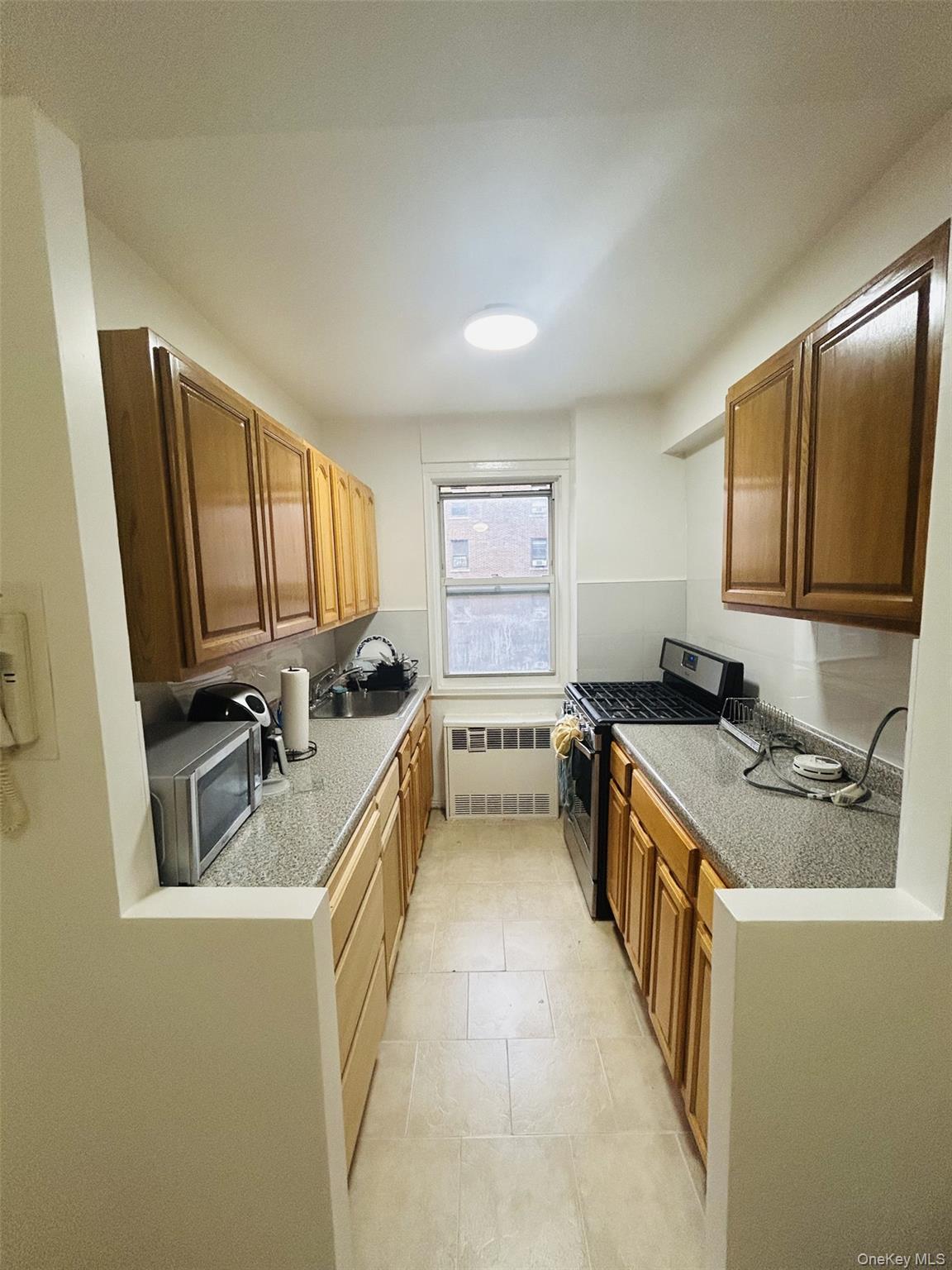 89-15 Parsons Boulevard 10e Property Photo 4
