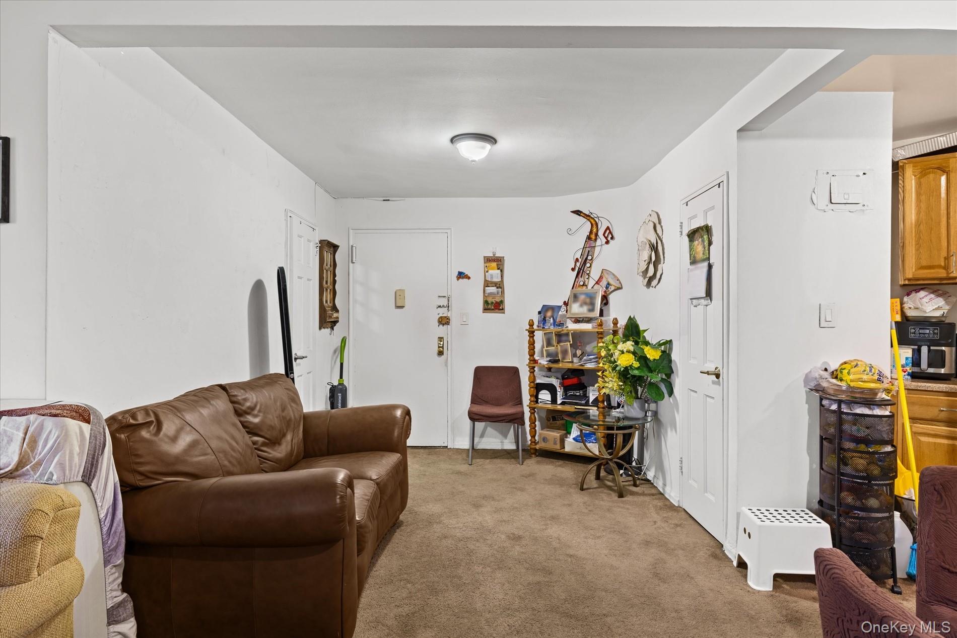 6011 Broadway 3a Property Photo 4