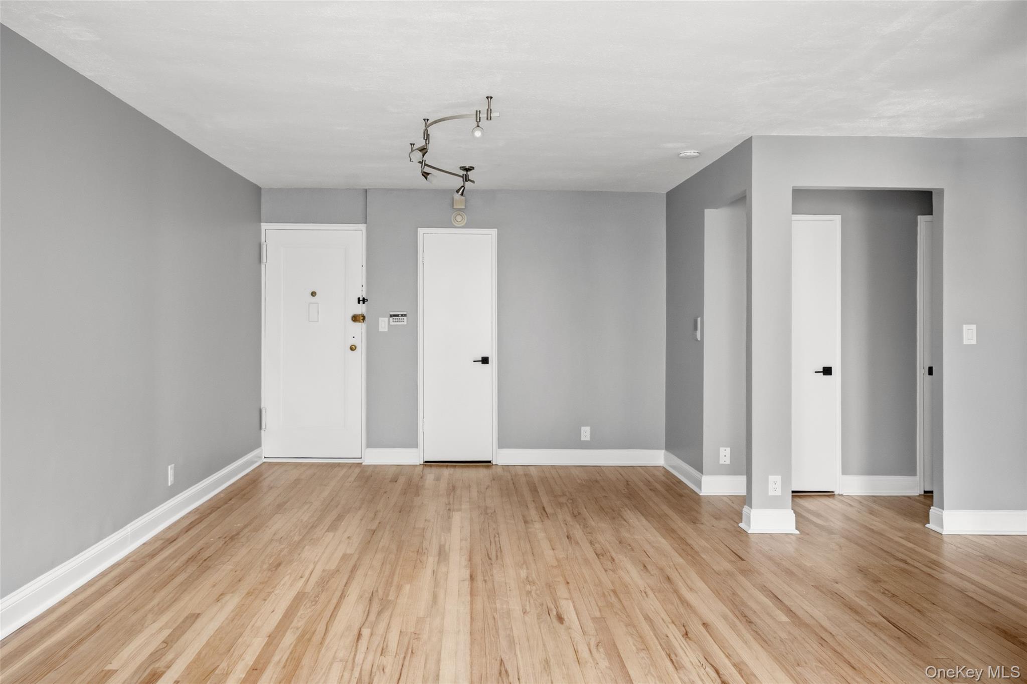 134 Ravine Avenue 3b Property Photo 8