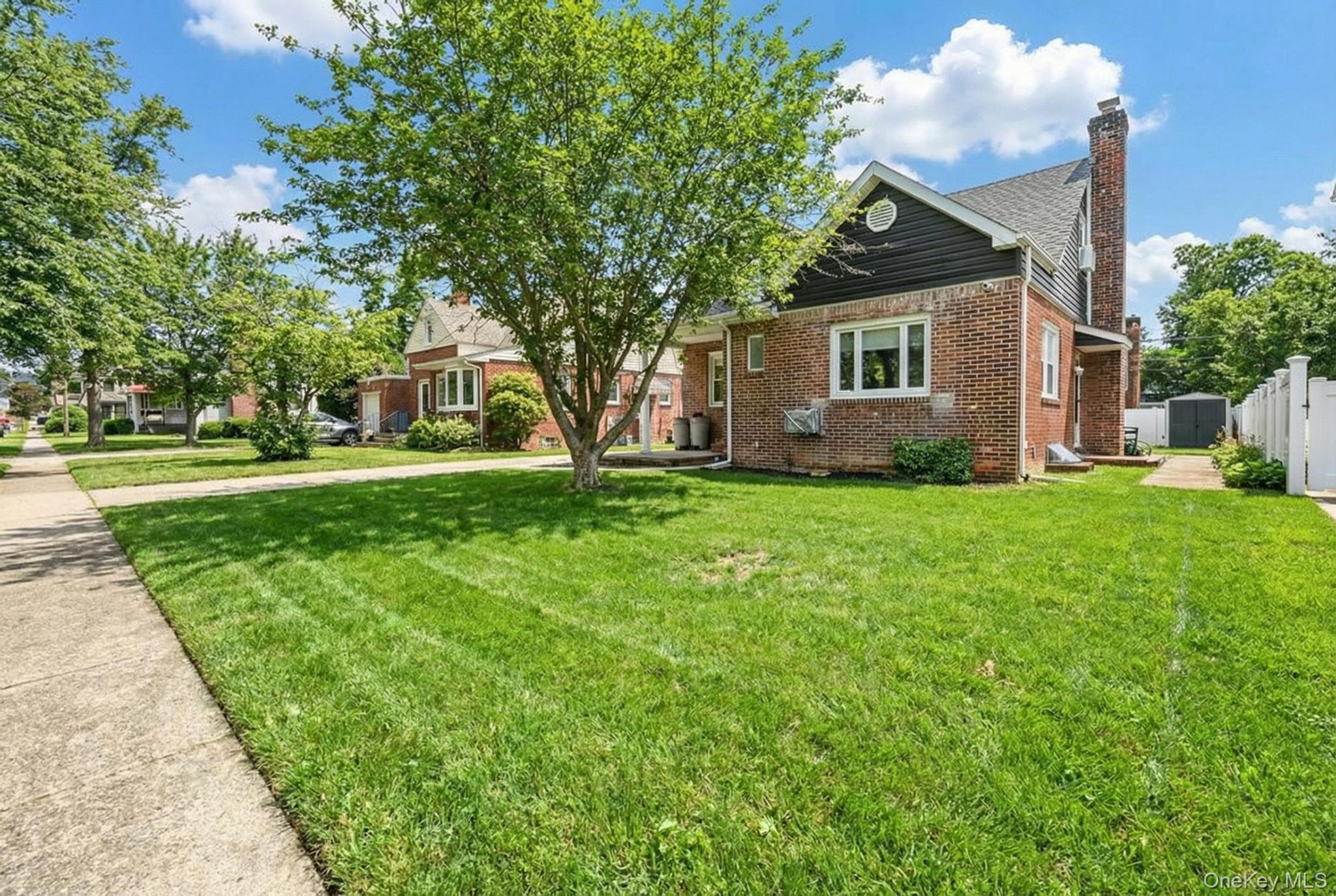 6 Willow Road Property Photo 2