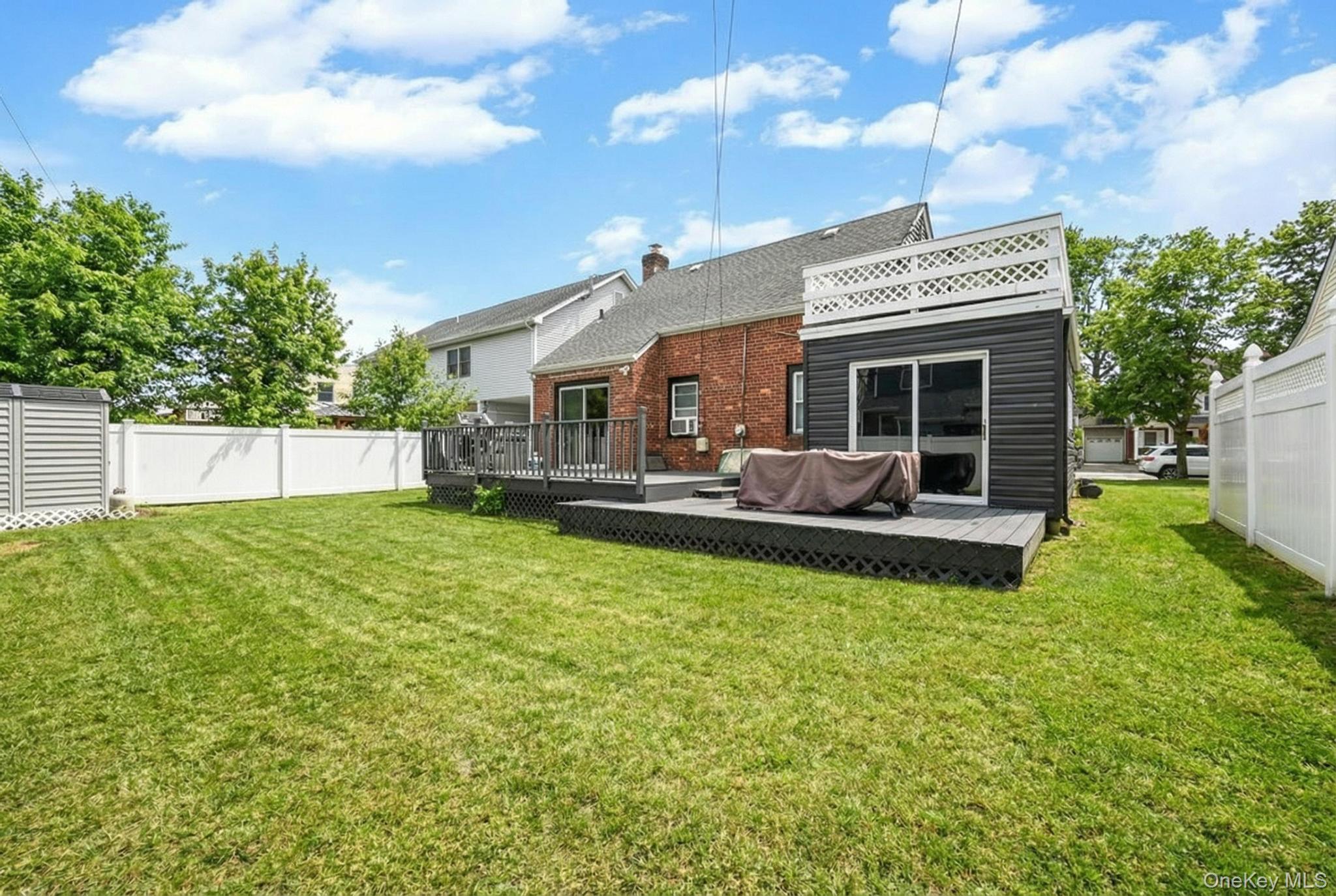 6 Willow Road Property Photo 4