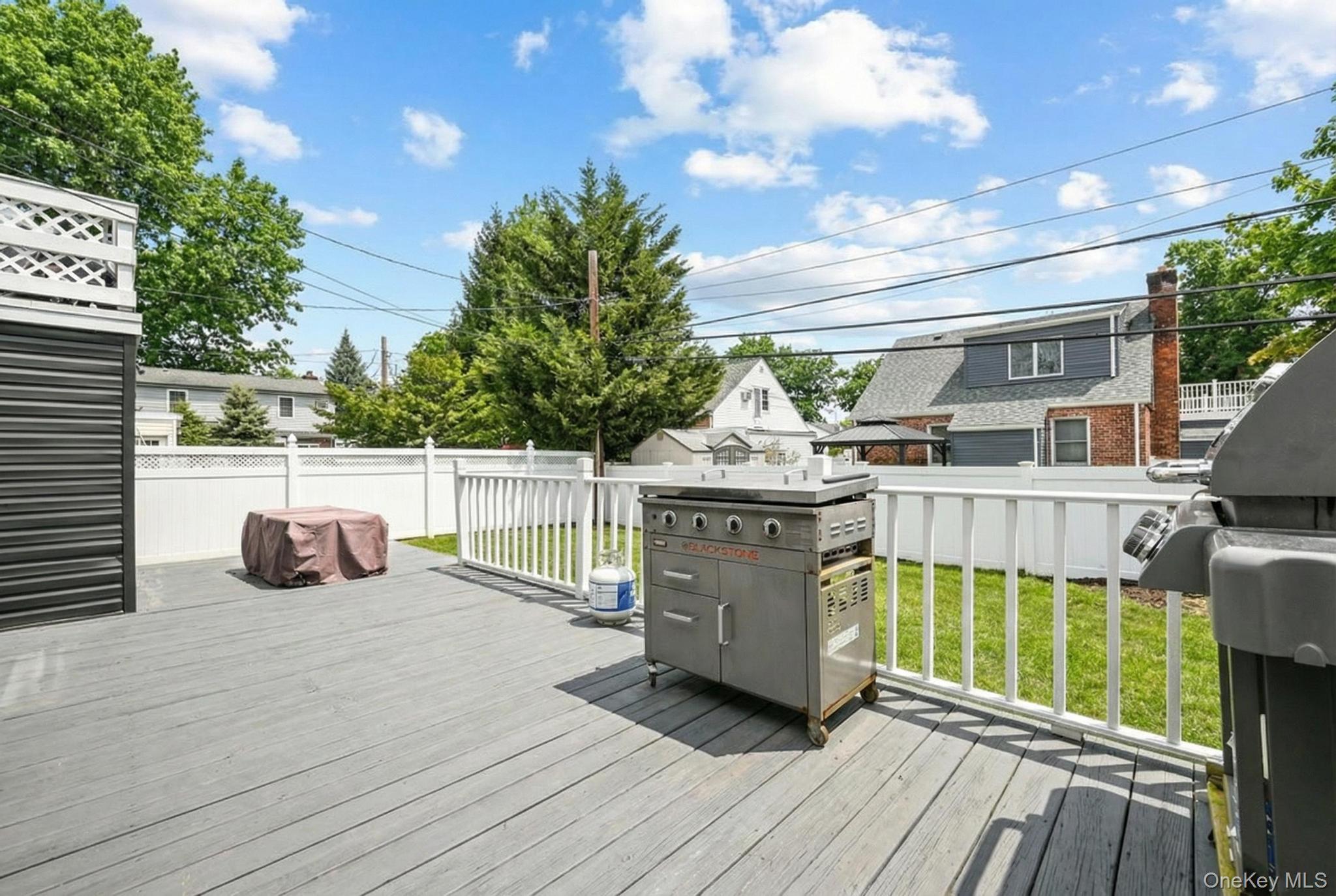 6 Willow Road Property Photo 8
