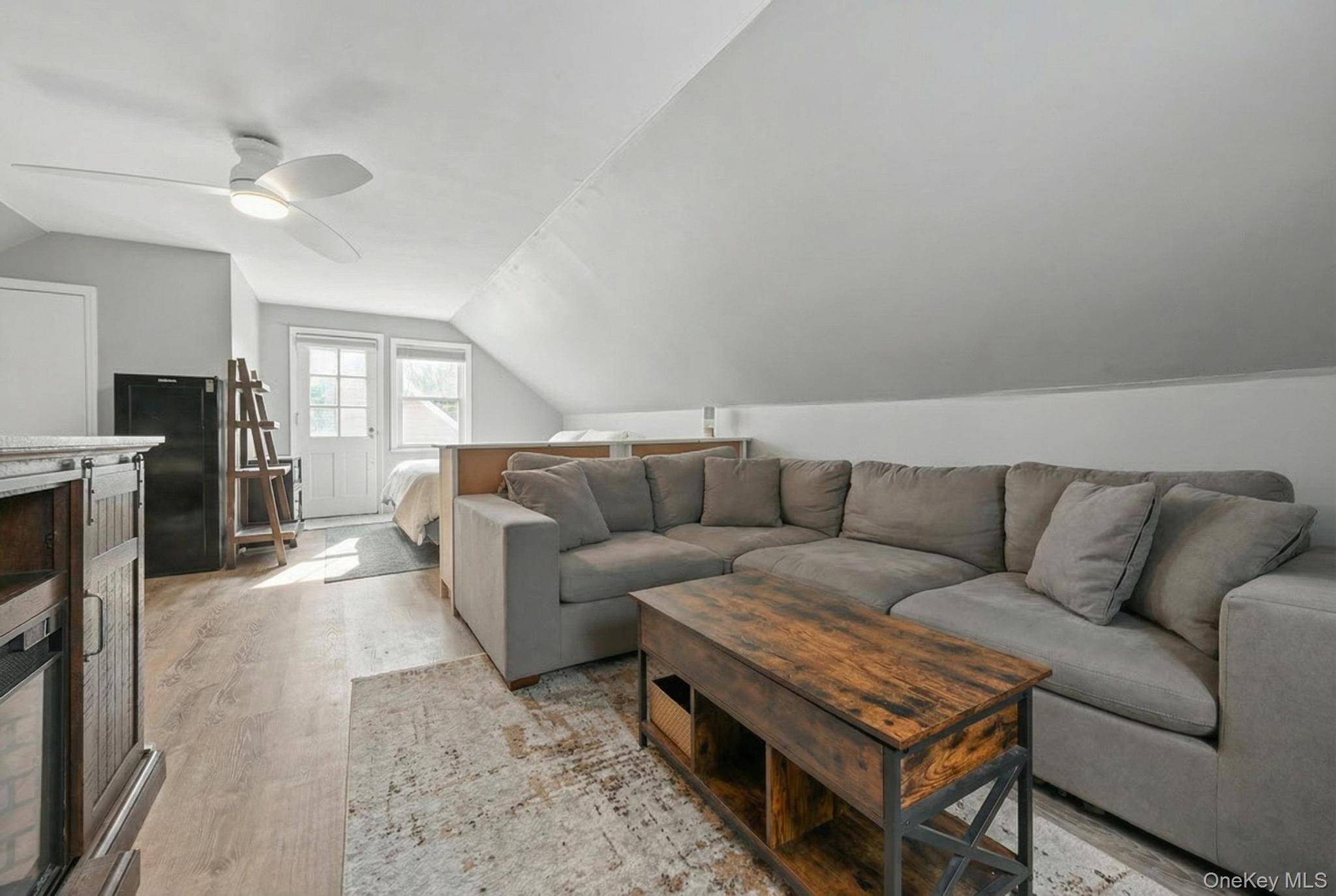 6 Willow Road Property Photo 15