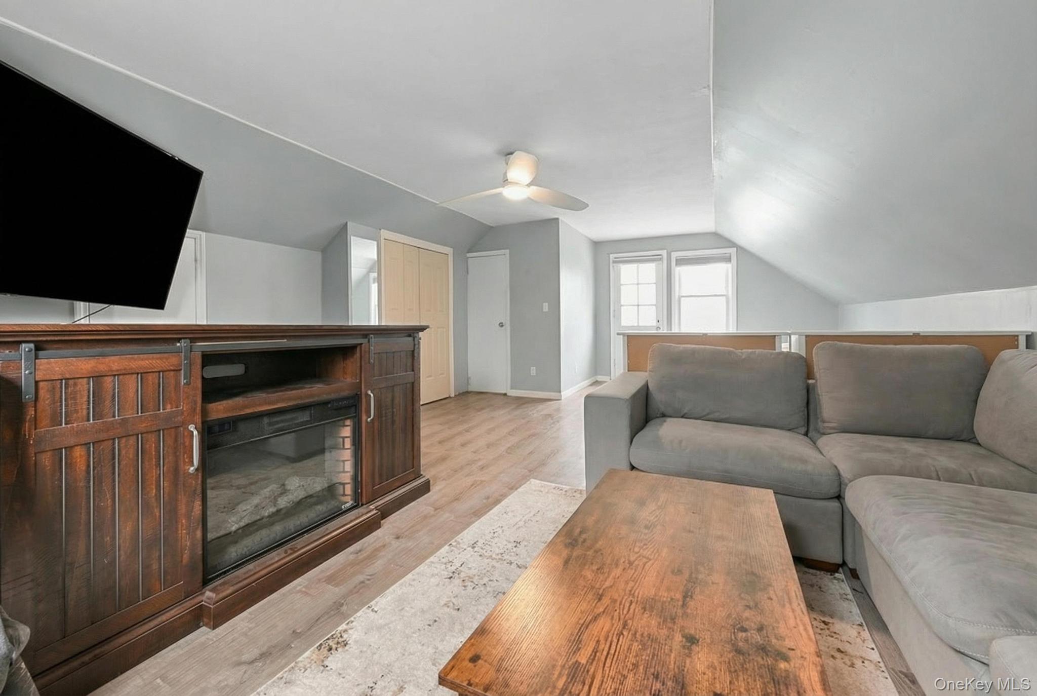 6 Willow Road Property Photo 16