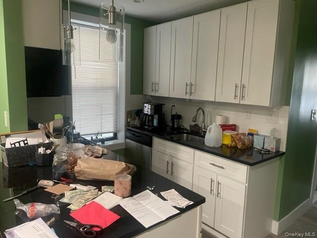 21-51 27th Street Property Photo 6