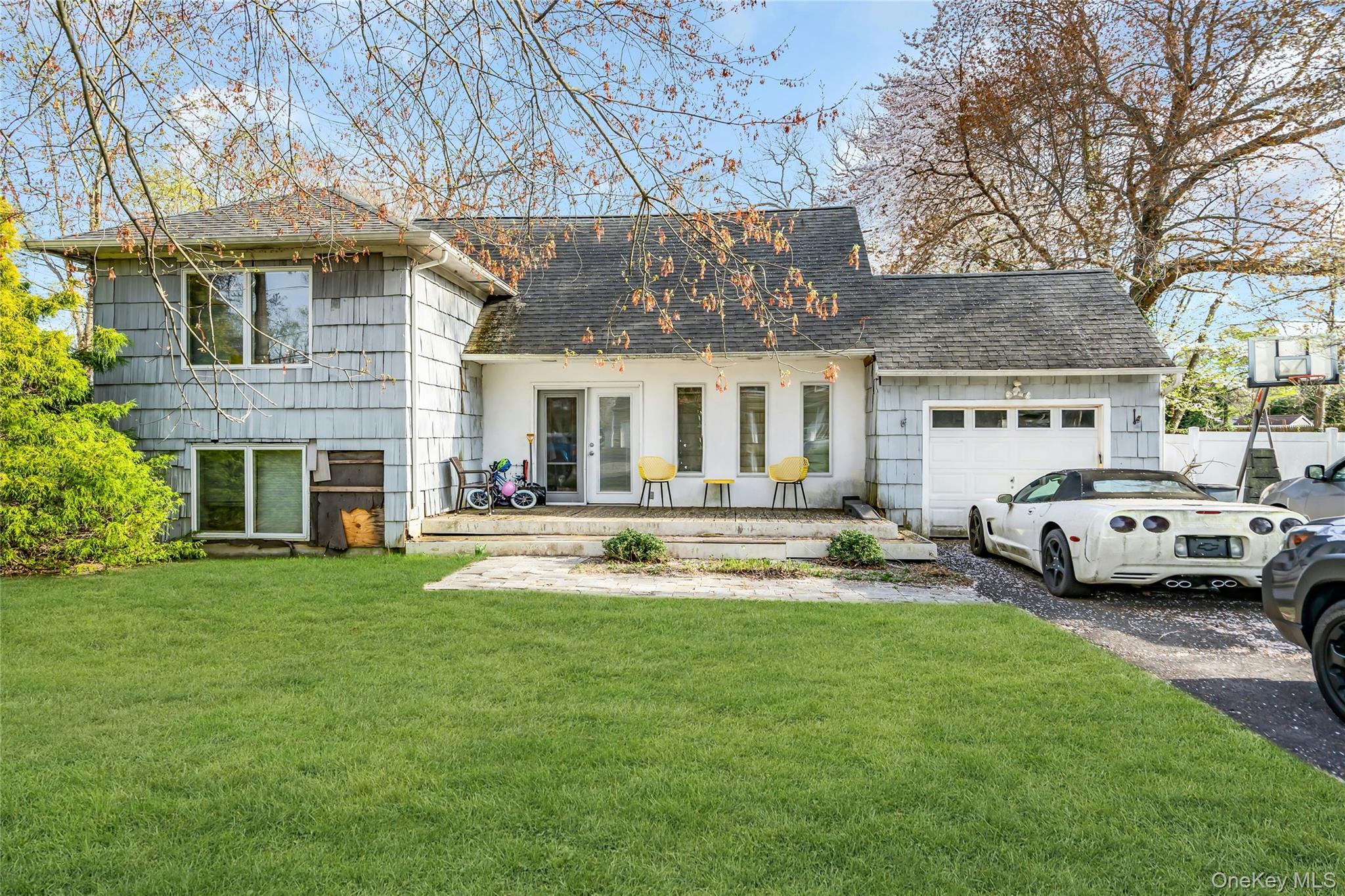 4 Clearbrook Drive Property Photo 1