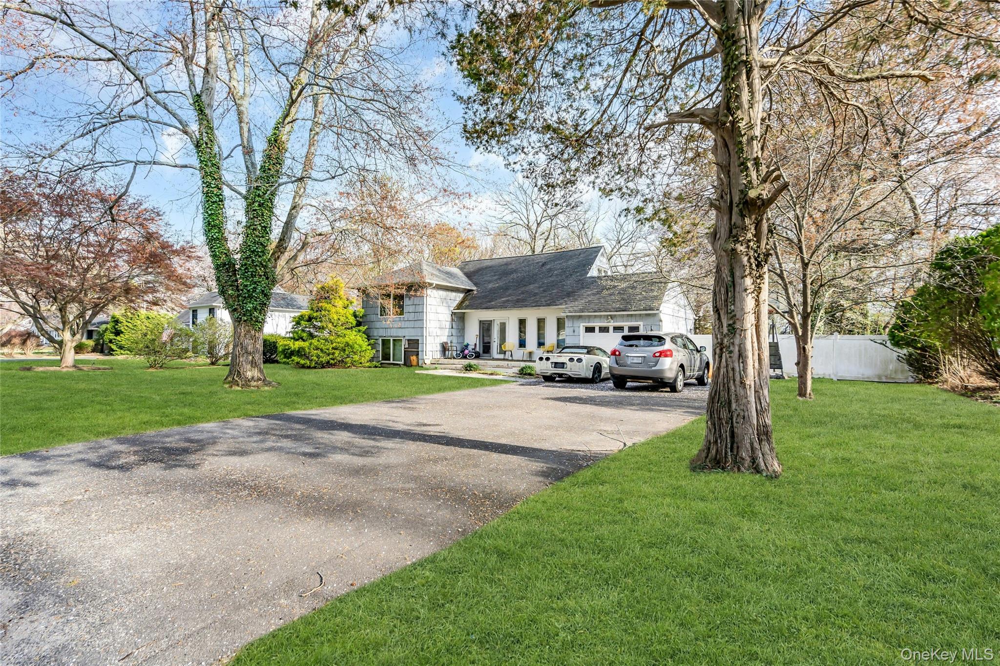 4 Clearbrook Drive Property Photo 2