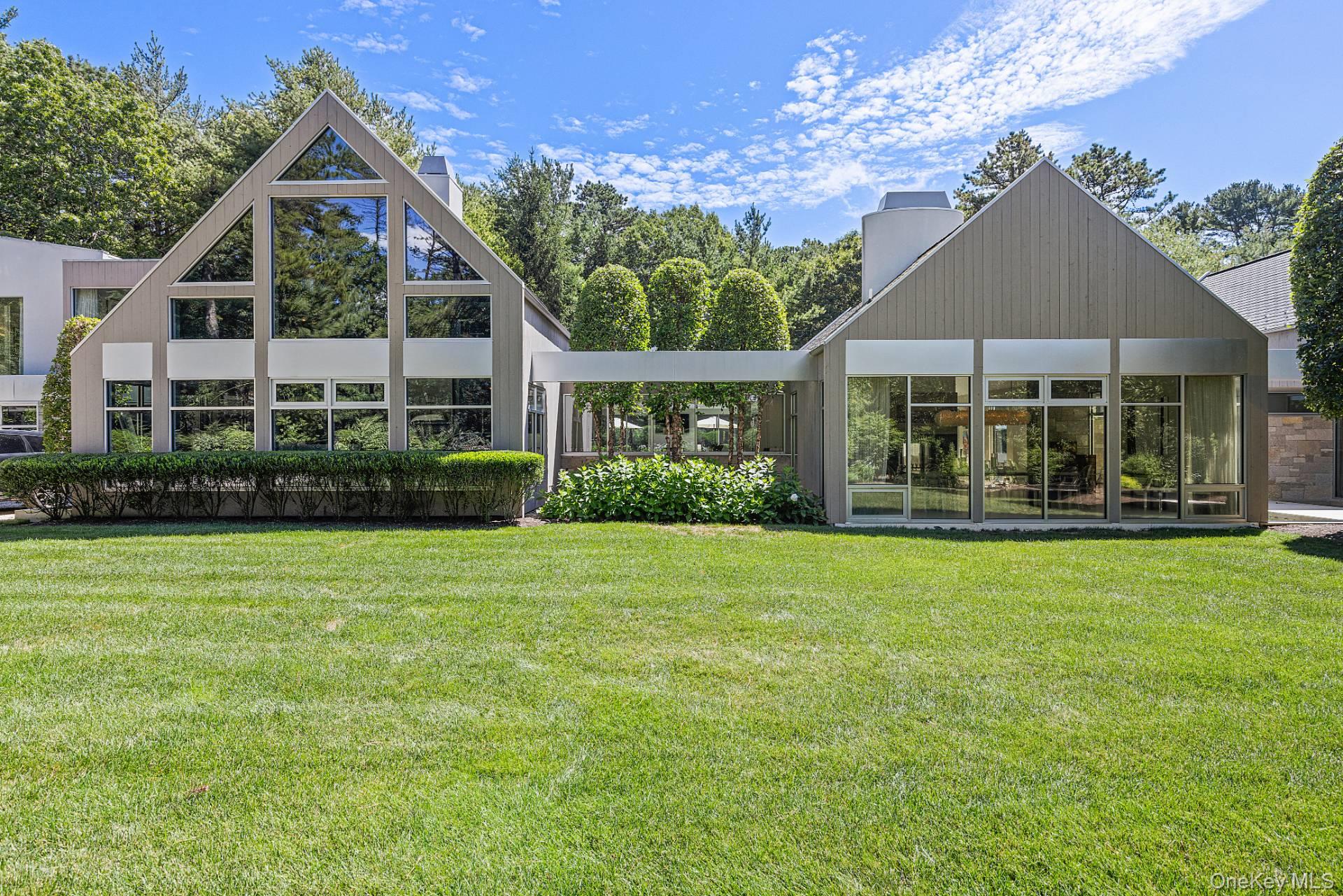 7 Rolling Wood Lane Property Photo 2