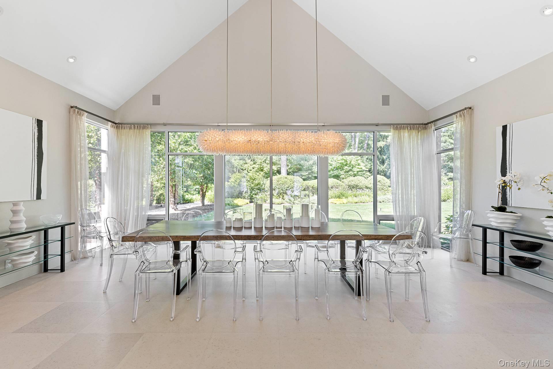 7 Rolling Wood Lane Property Photo 6