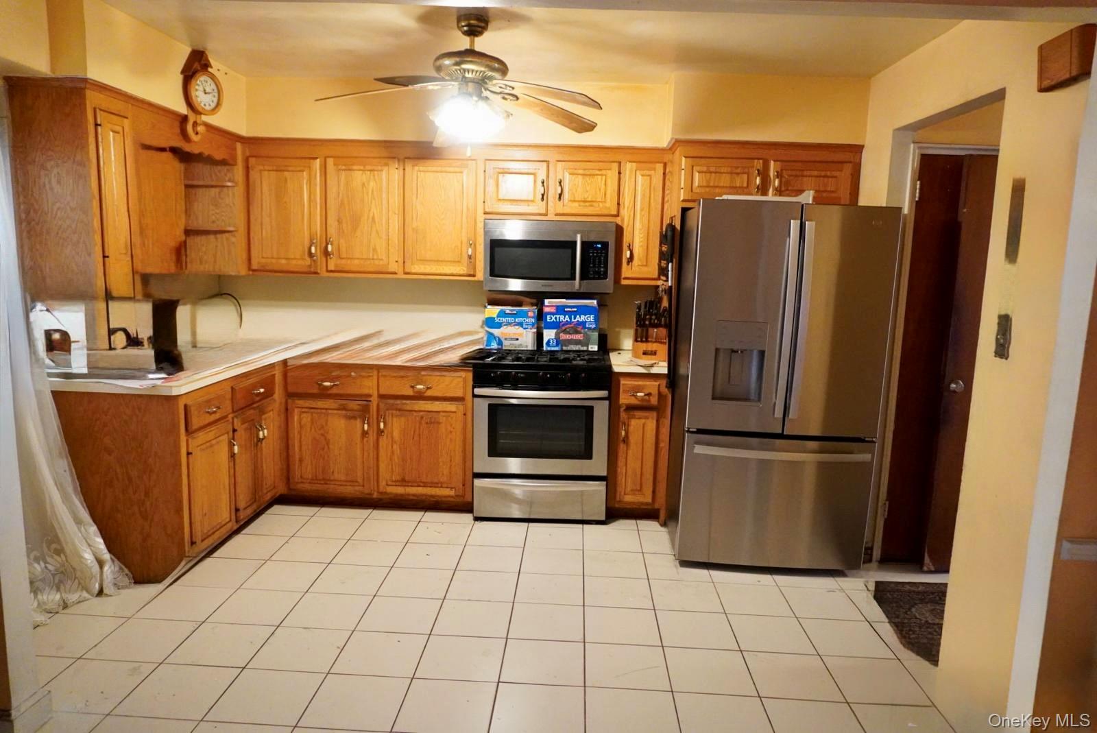 3001 Bronxwood Avenue Property Photo 10