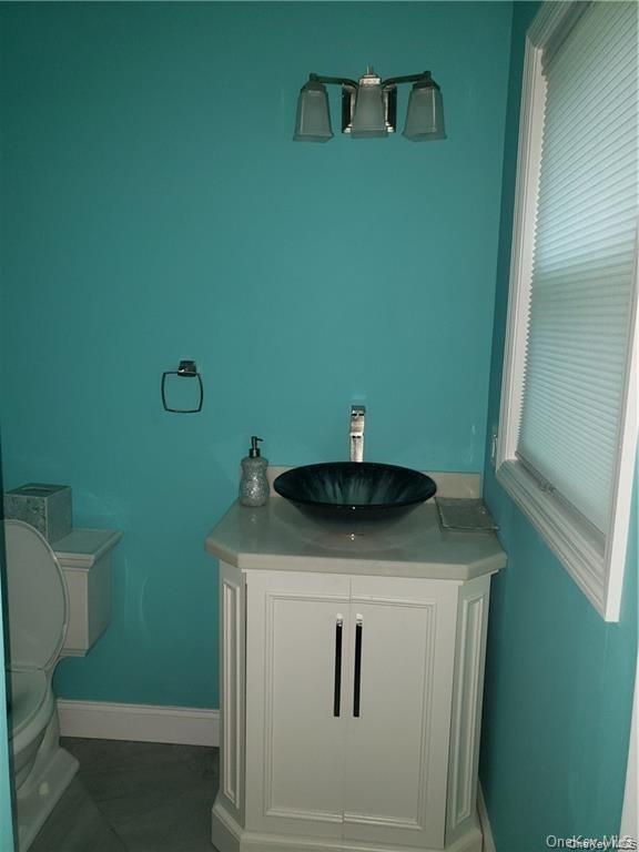 22 Lakeview Court Property Photo 6