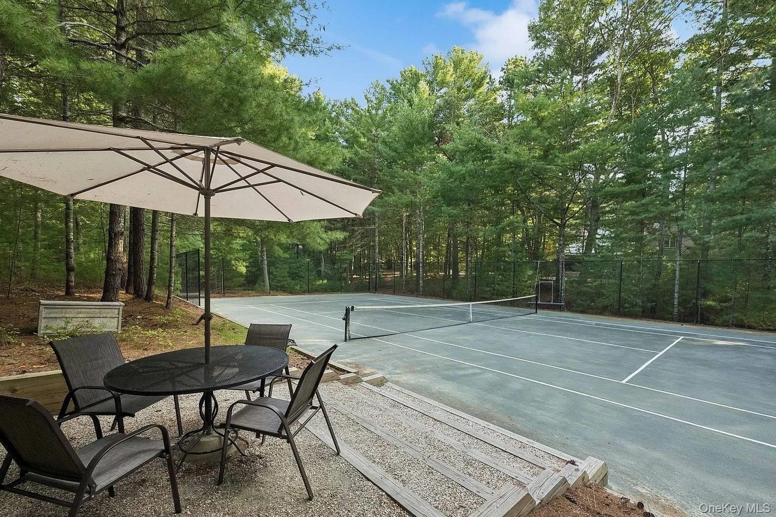 33 Oak Hill Lane Property Photo 1
