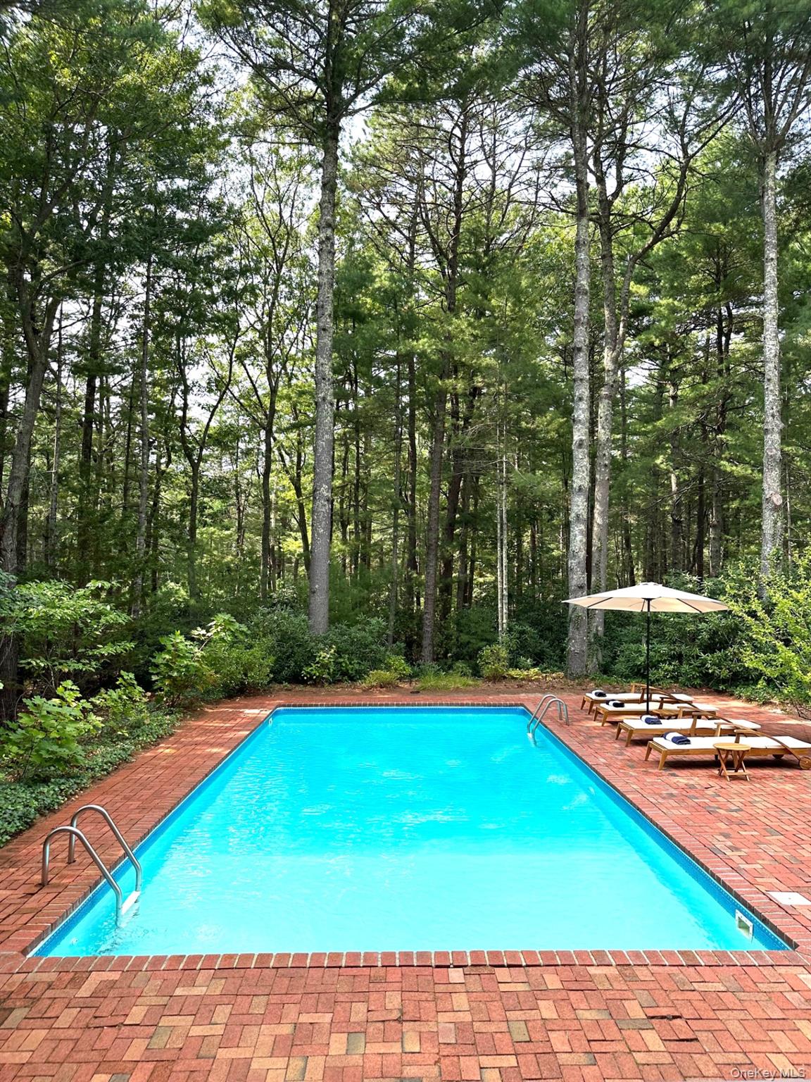 33 Oak Hill Lane Property Photo 2