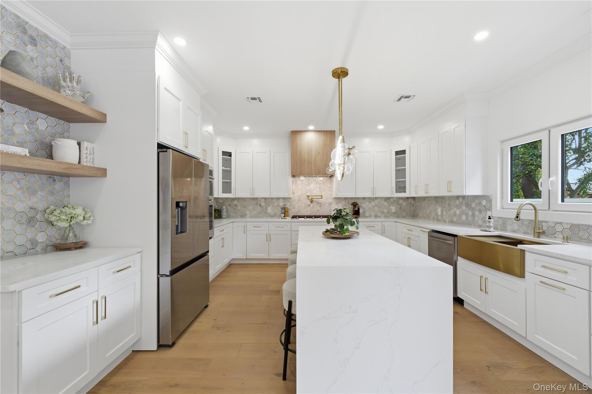 182 Friends Lane Property Photo 14