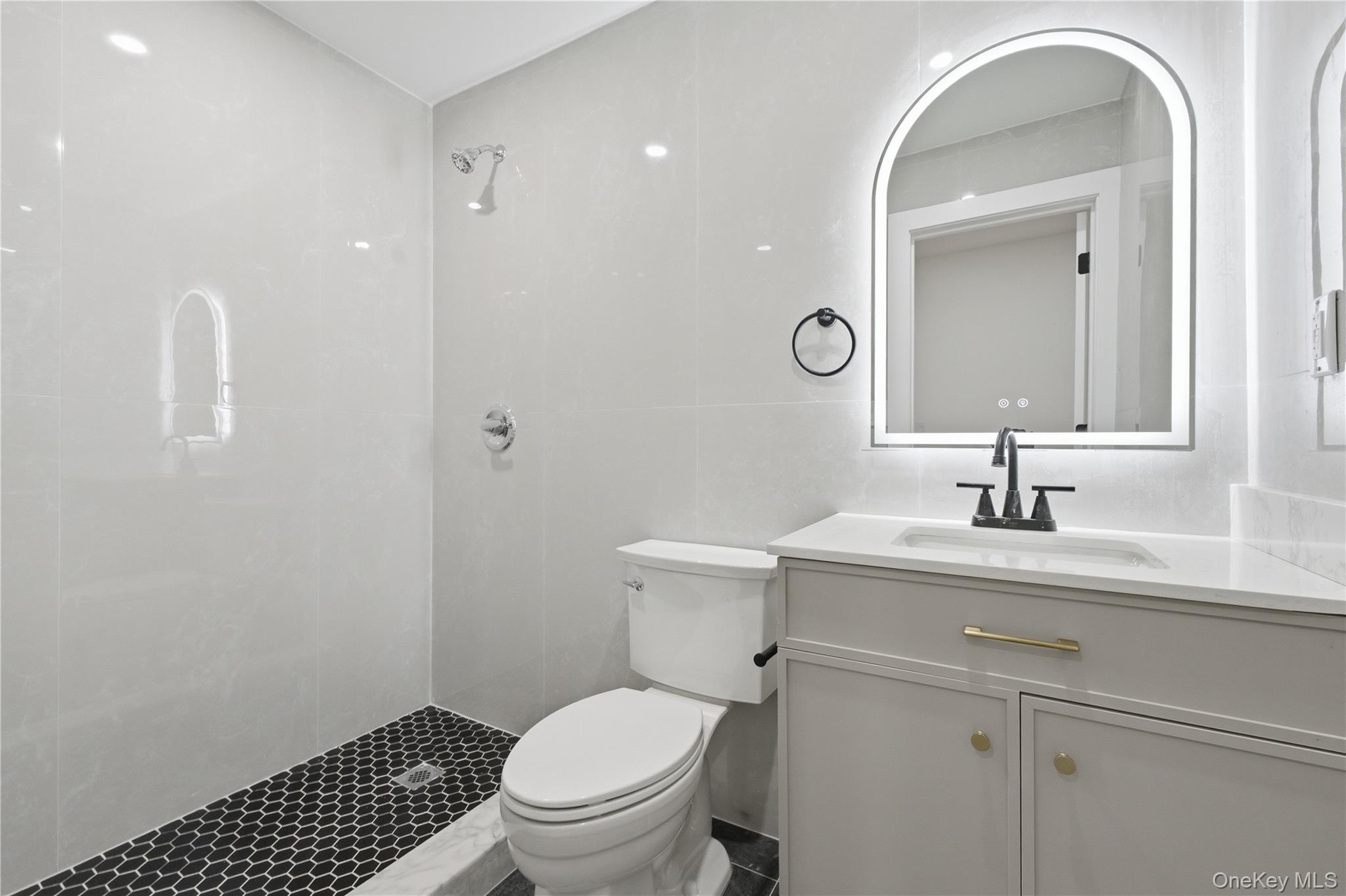 182 Friends Lane Property Photo 43