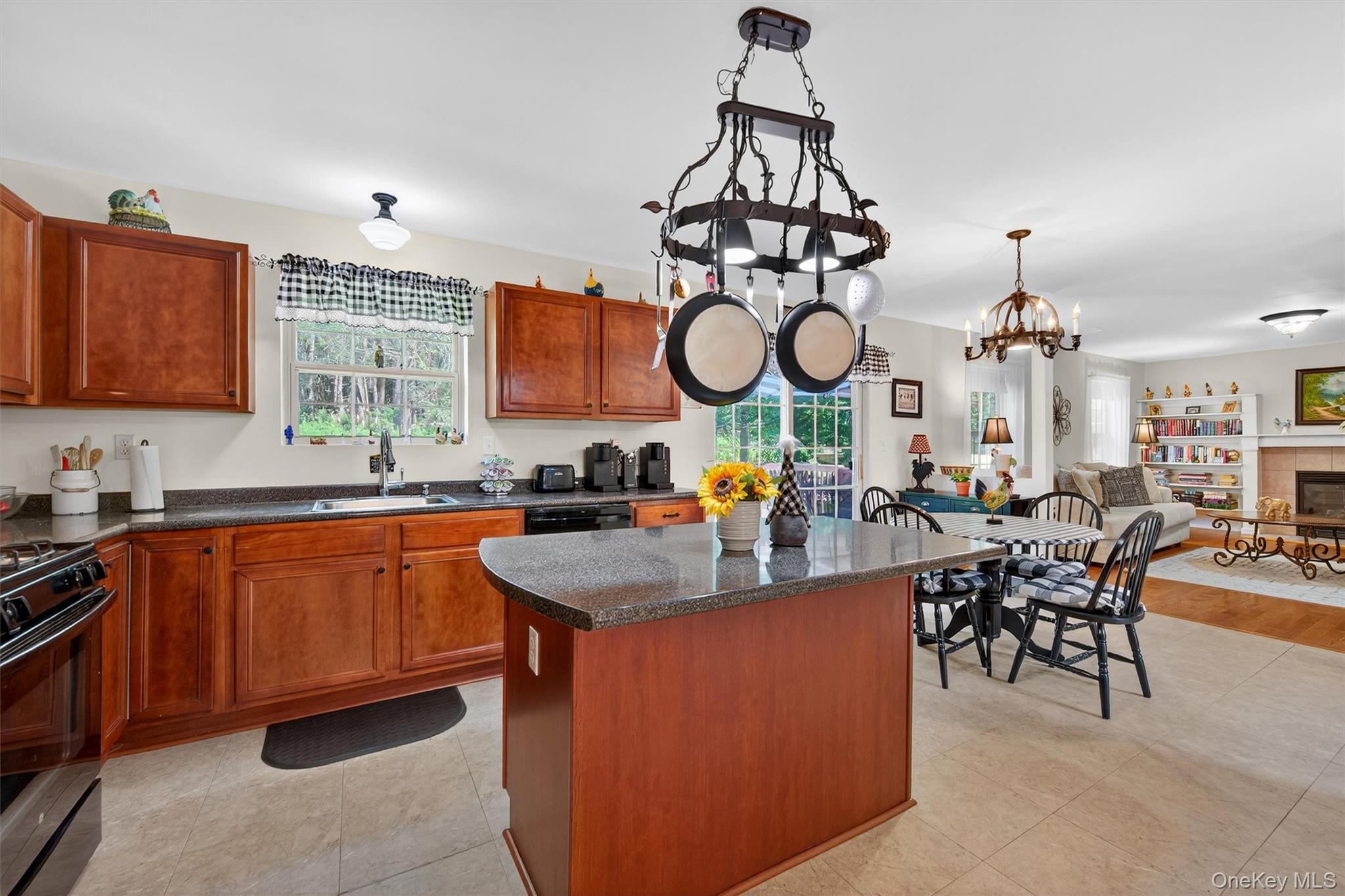 20 Bristol Circle Property Photo 15
