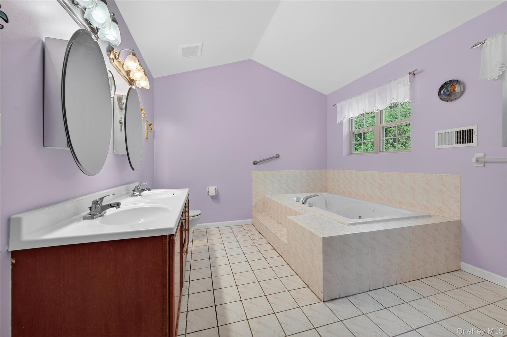 20 Bristol Circle Property Photo 28