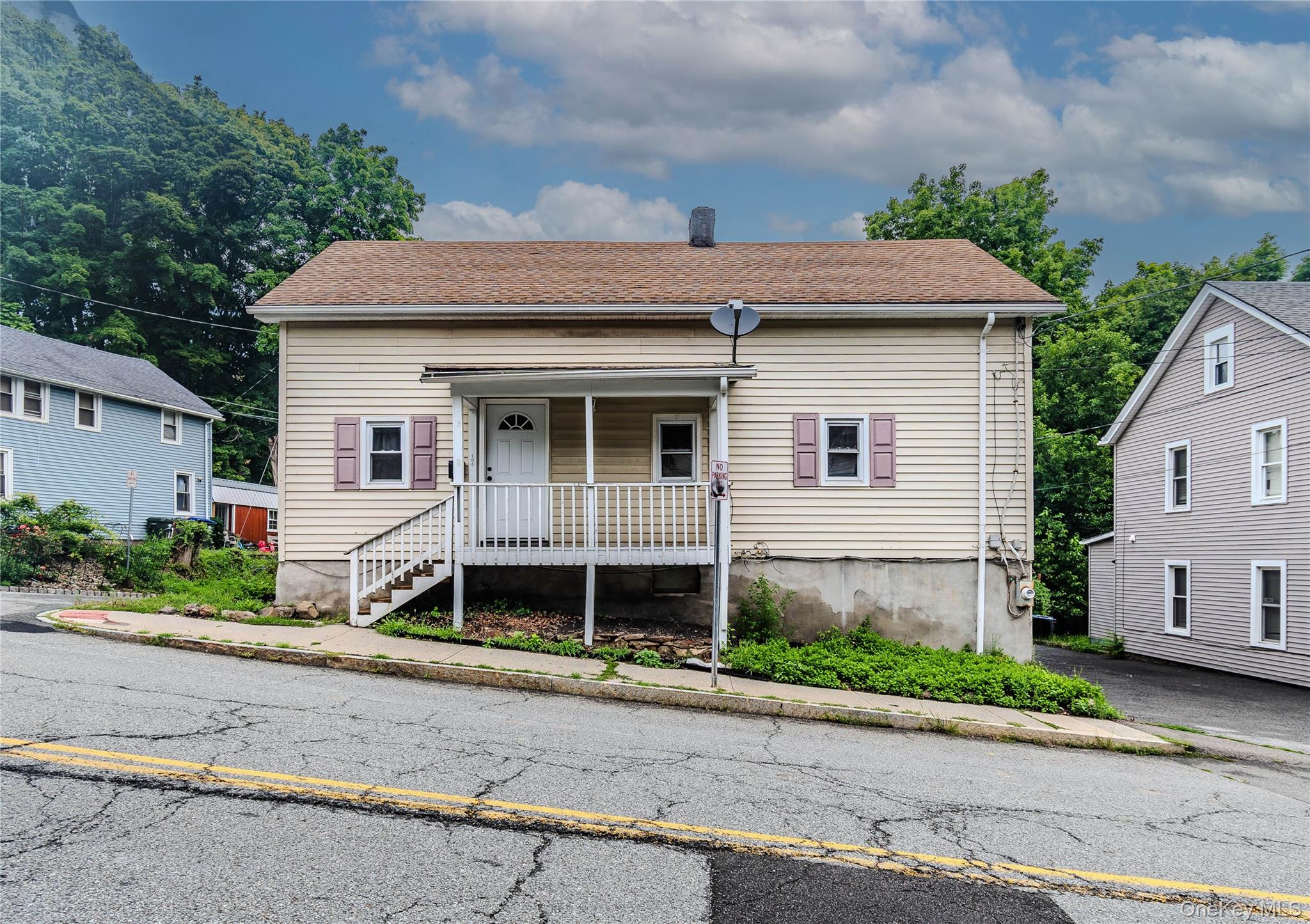 104 Oak Street Property Photo 2