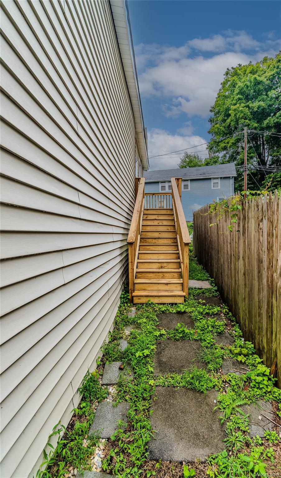 104 Oak Street Property Photo 4
