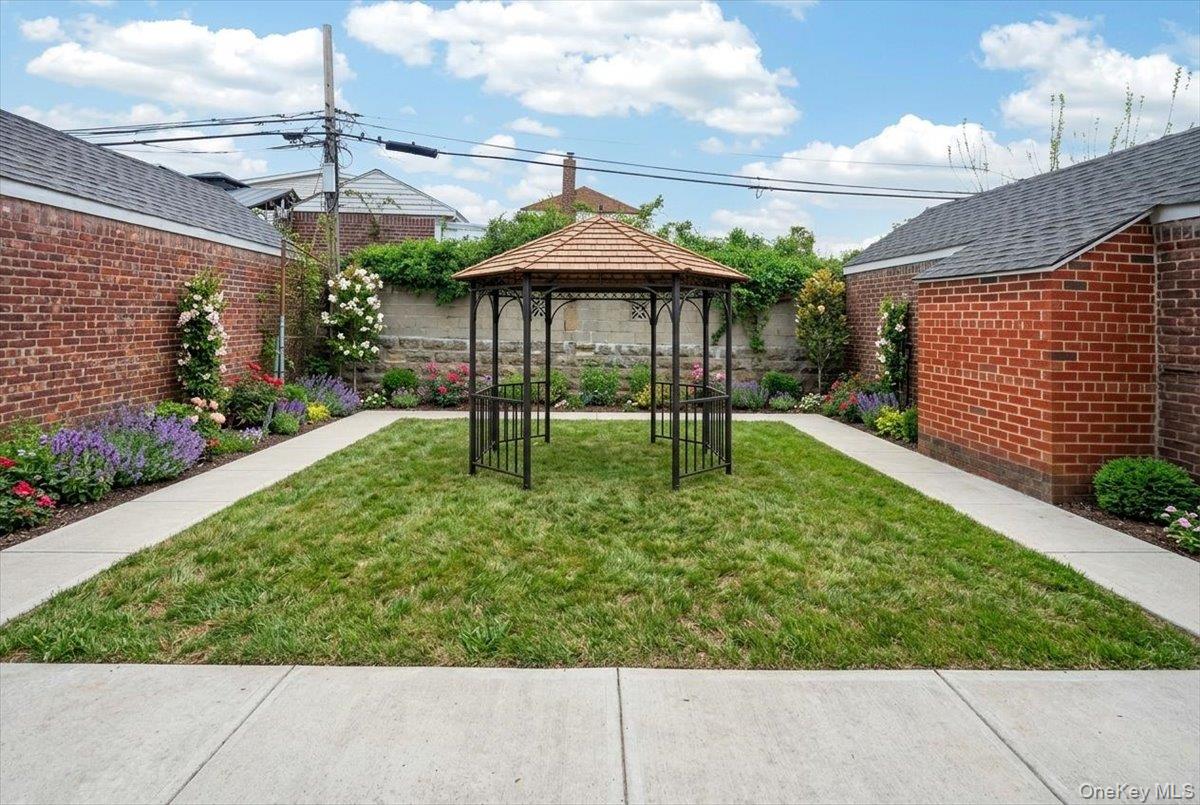 18723 Brinkerhoff Avenue Property Photo 4