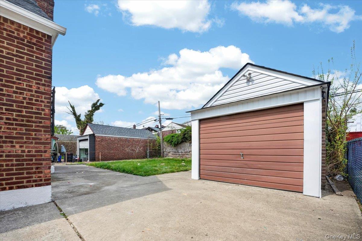 18723 Brinkerhoff Avenue Property Photo 28