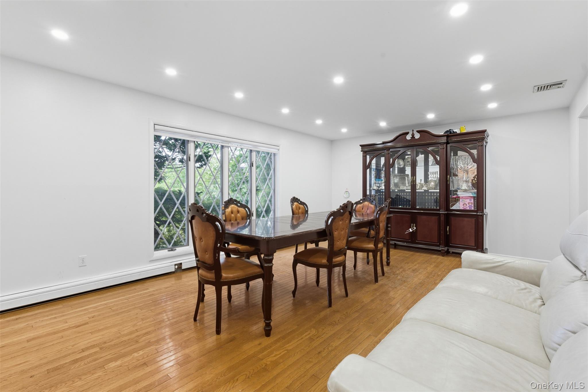 35 Depalma Drive Property Photo 7