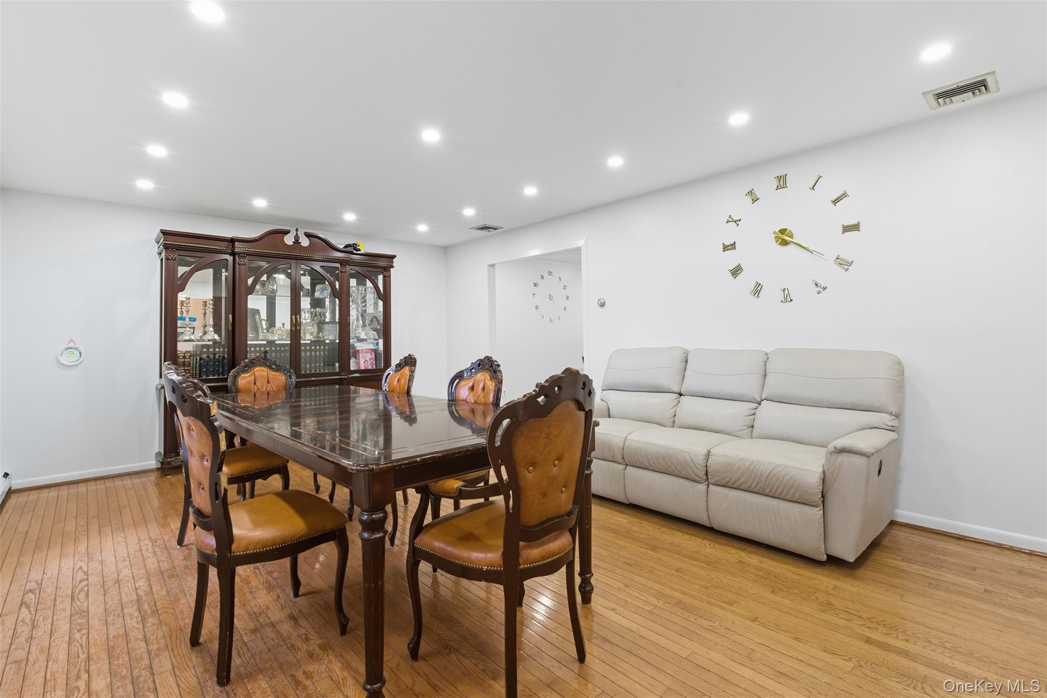 35 Depalma Drive Property Photo 10