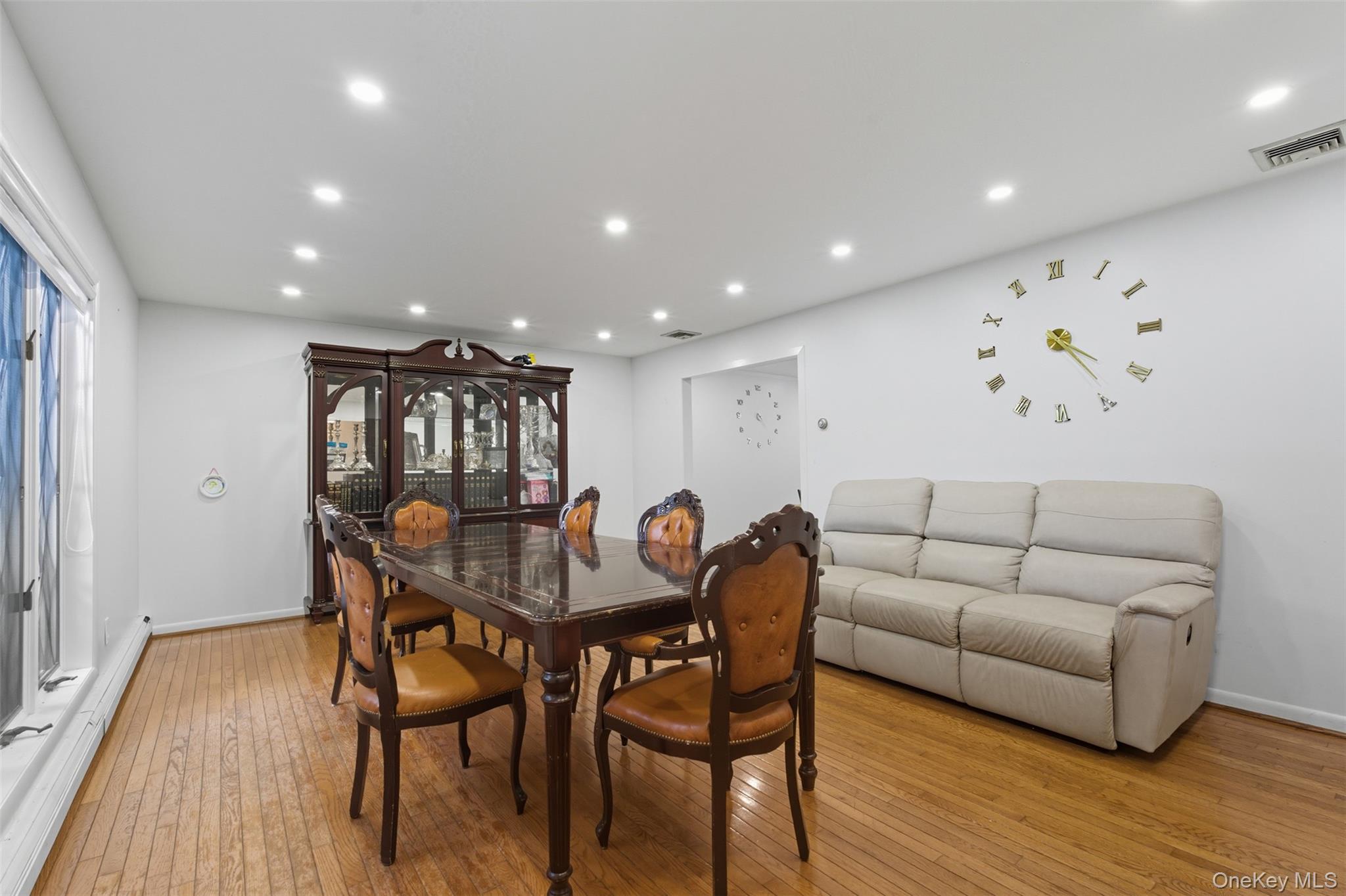 35 Depalma Drive Property Photo 11