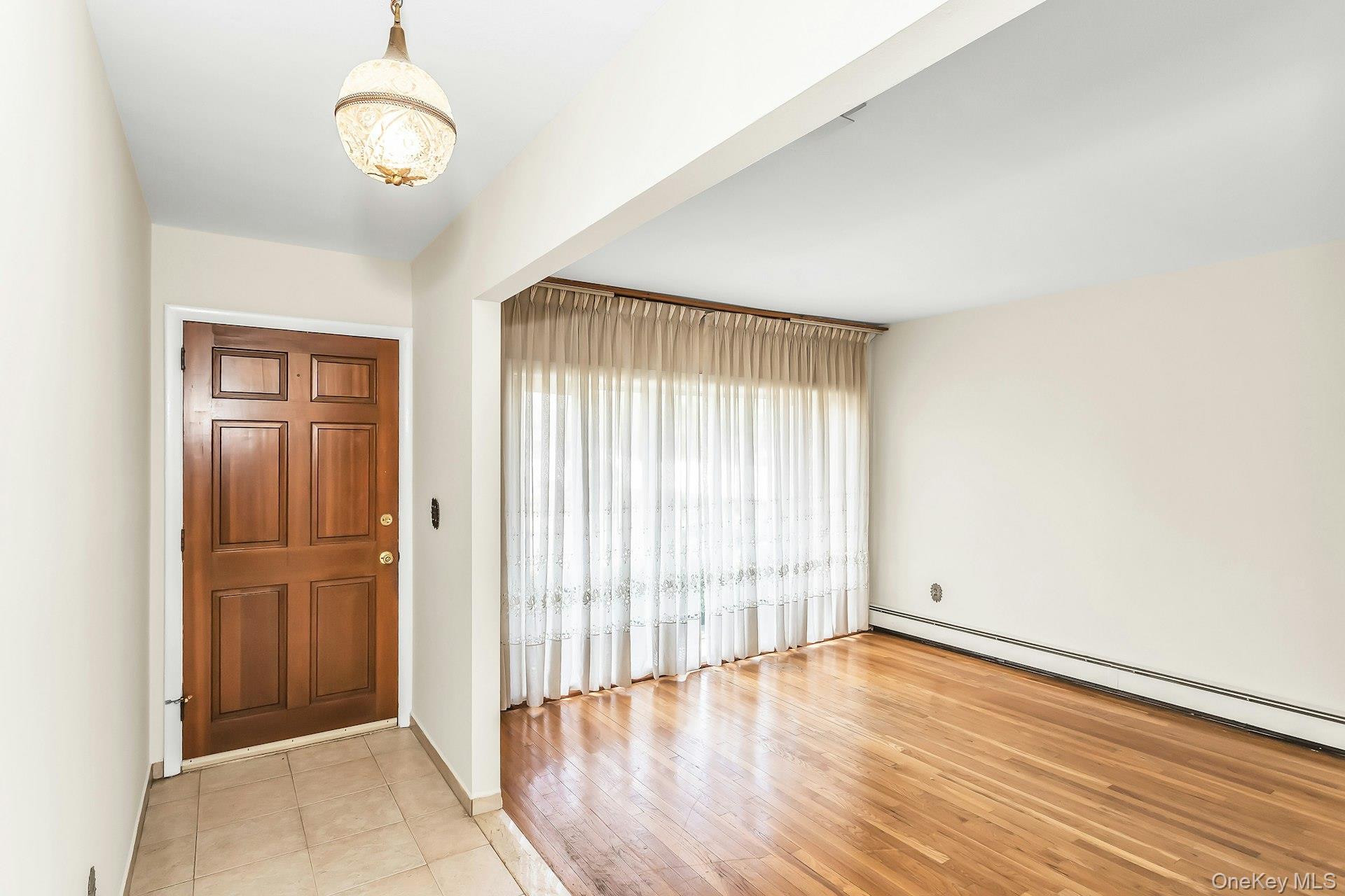 258 N Wisconsin Avenue Property Photo 4