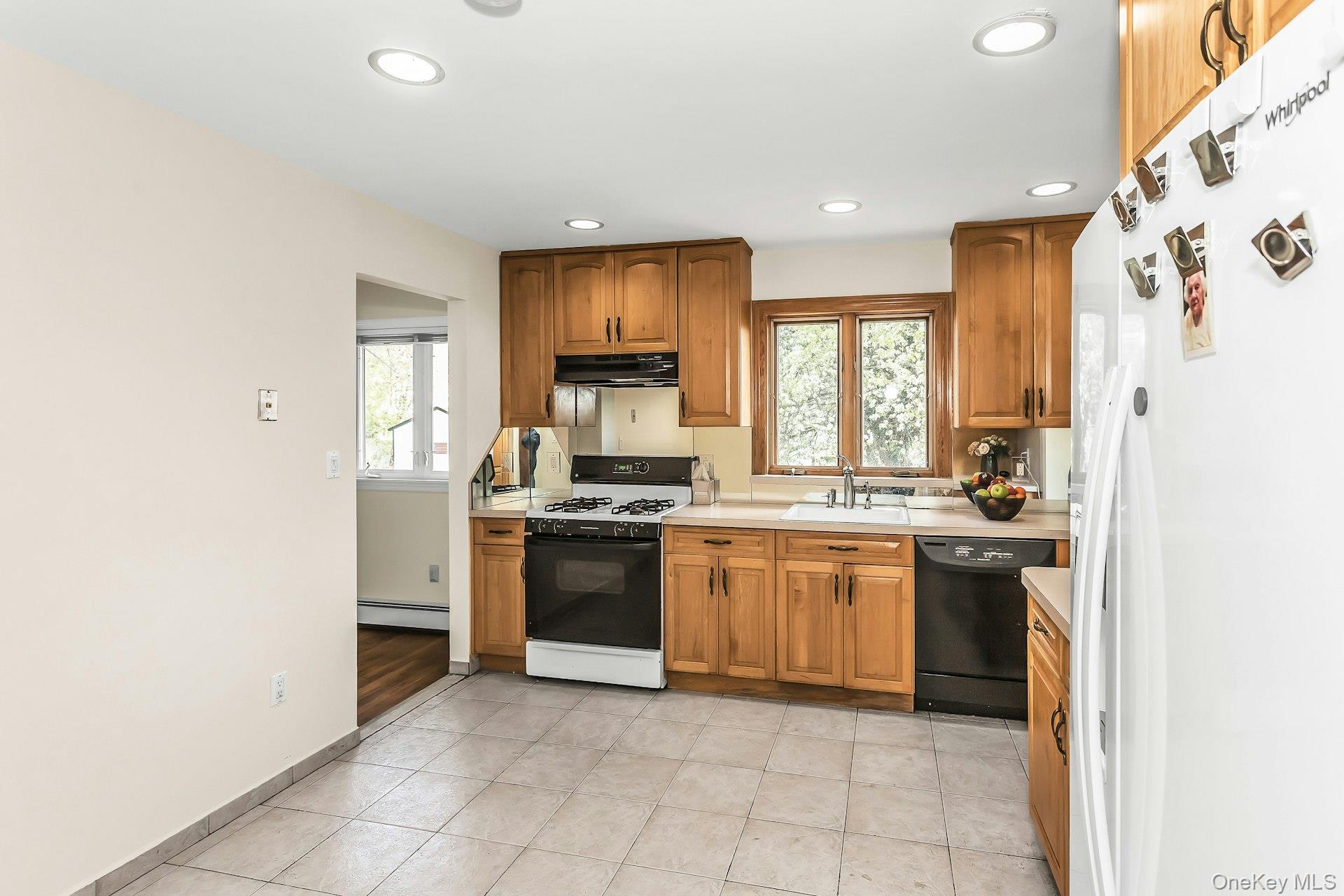 258 N Wisconsin Avenue Property Photo 14