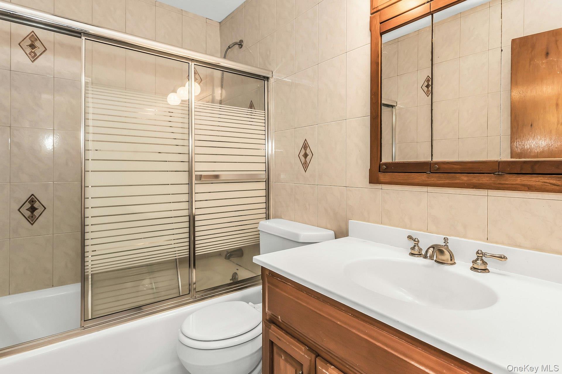 258 N Wisconsin Avenue Property Photo 21