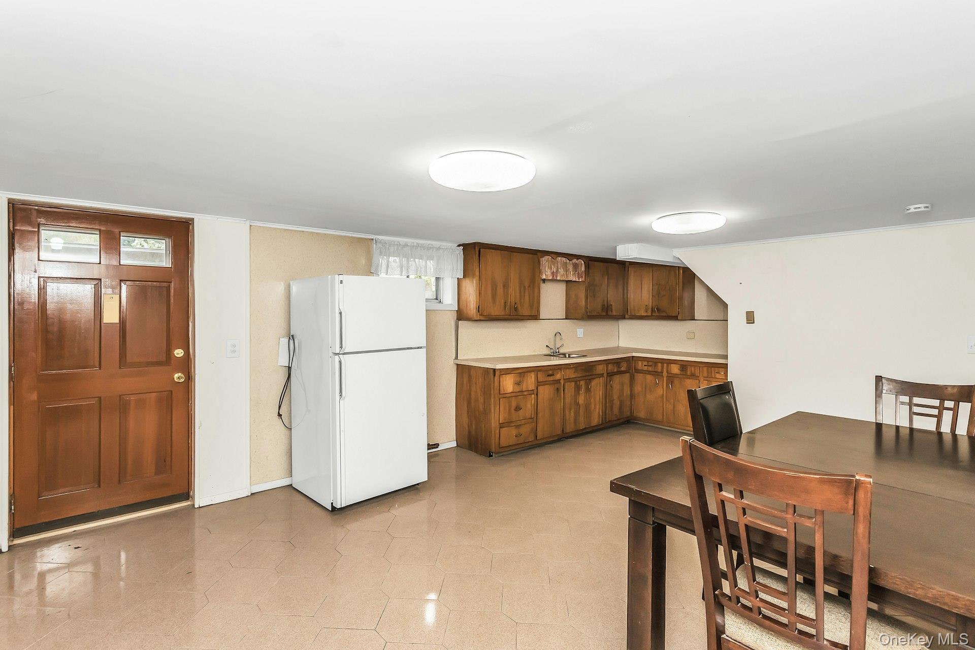 258 N Wisconsin Avenue Property Photo 22