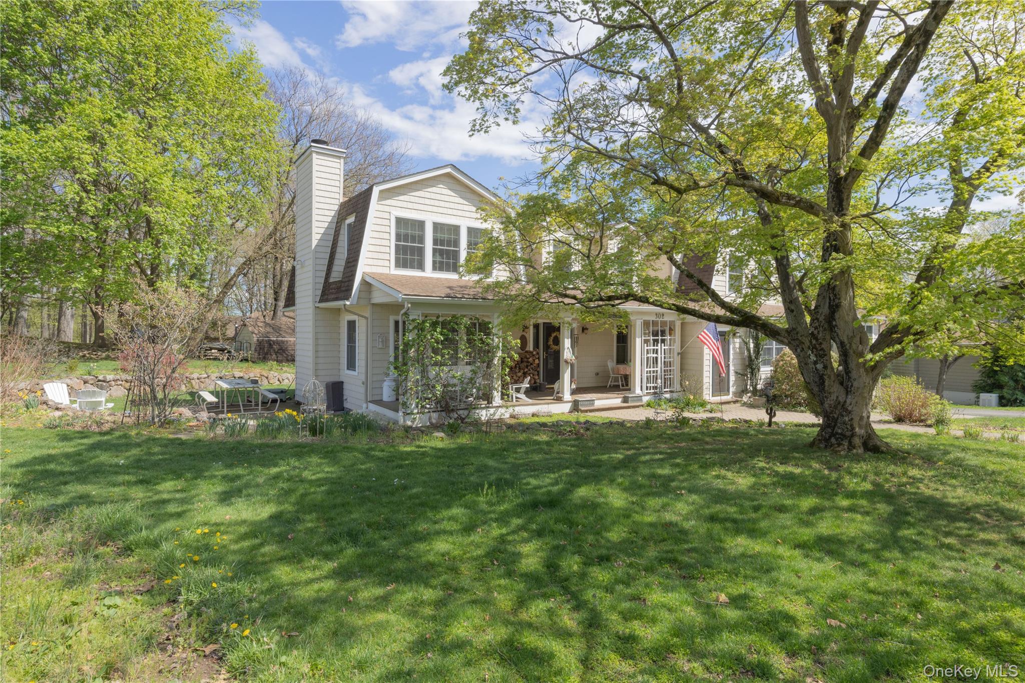 302 Laurel Road Property Photo 3
