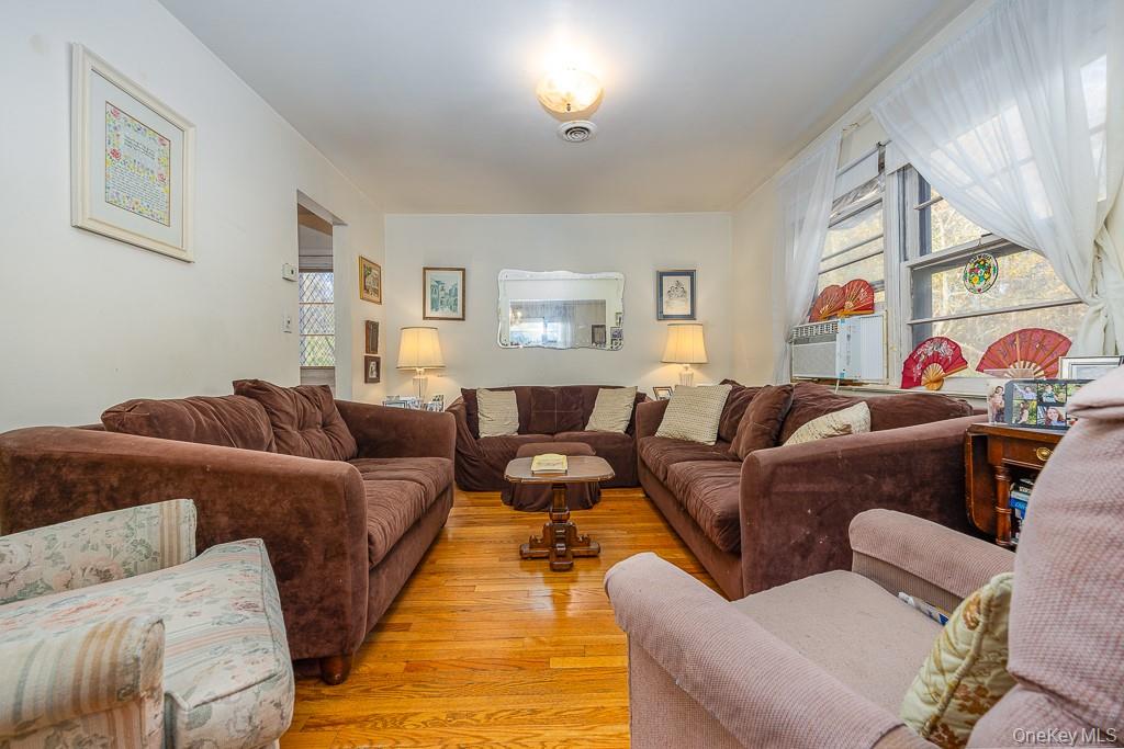 17 Parker Boulevard Property Photo 4