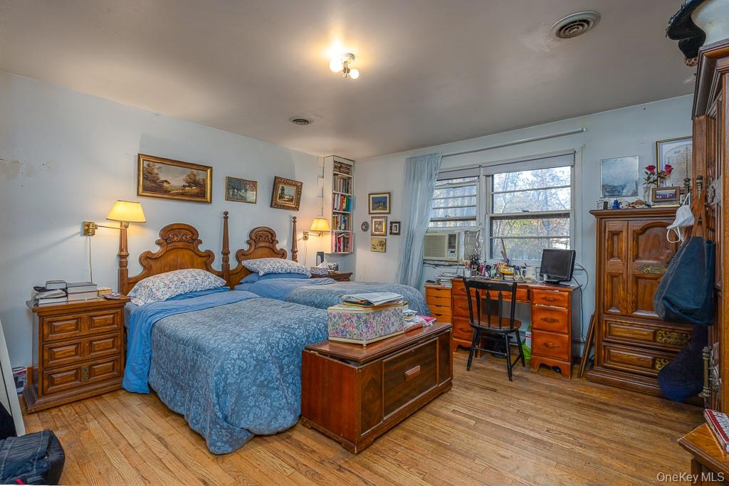 17 Parker Boulevard Property Photo 7