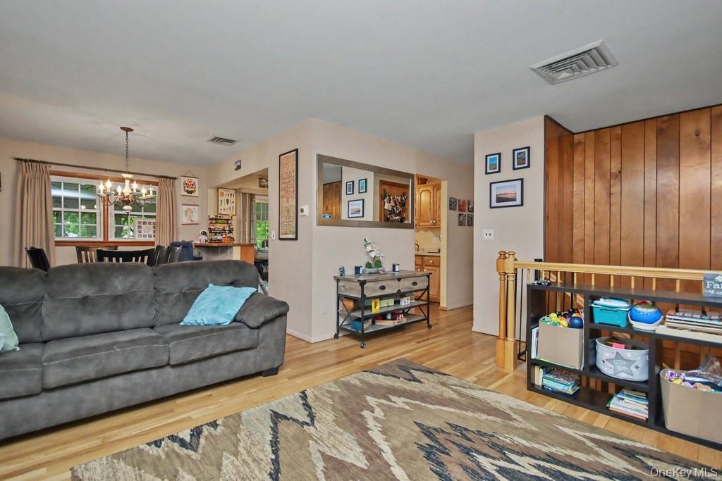 35 Sengstacken Drive Property Photo 3