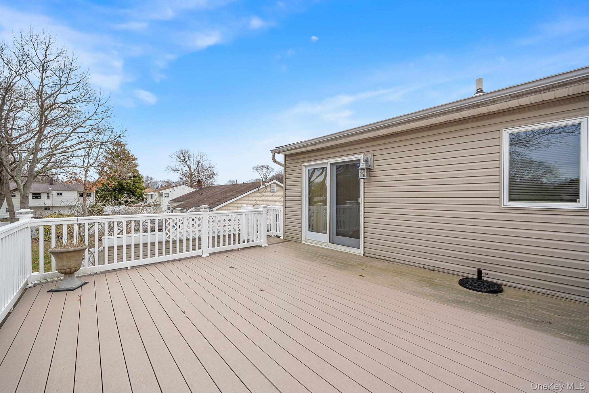 549 4th Street Property Photo 6