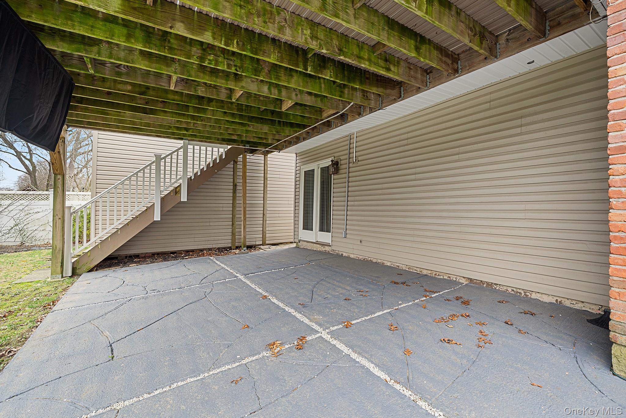 549 4th Street Property Photo 8
