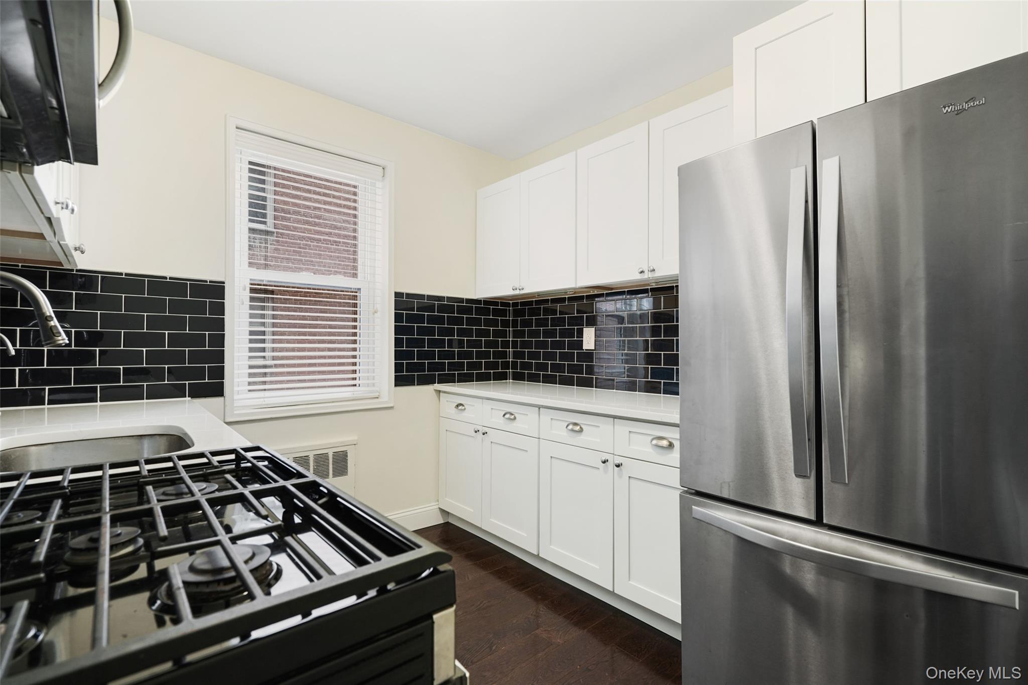 30 E Hartsdale Avenue 1h Property Photo 2