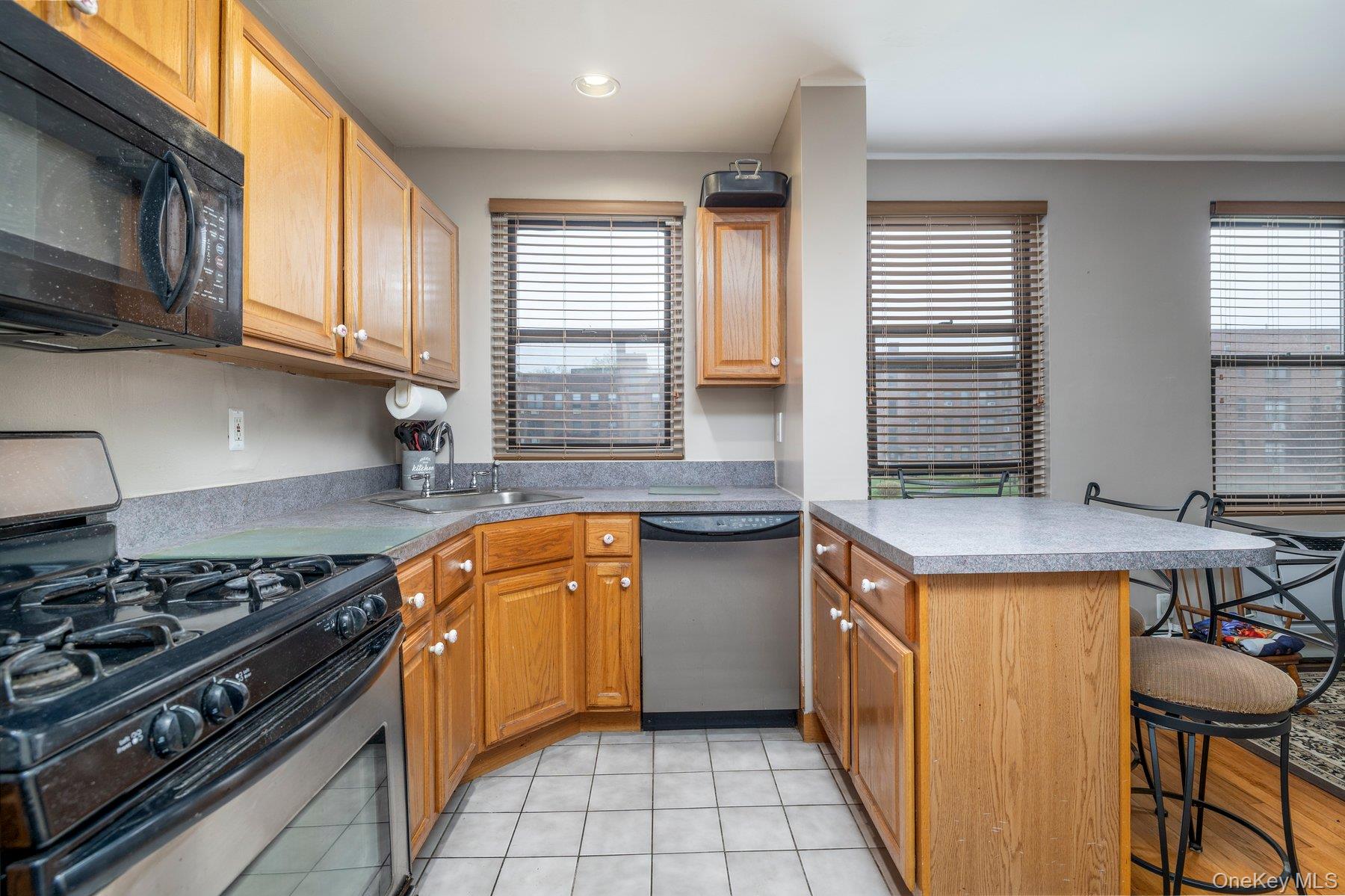 1 Jefferson Avenue H8 Property Photo 7