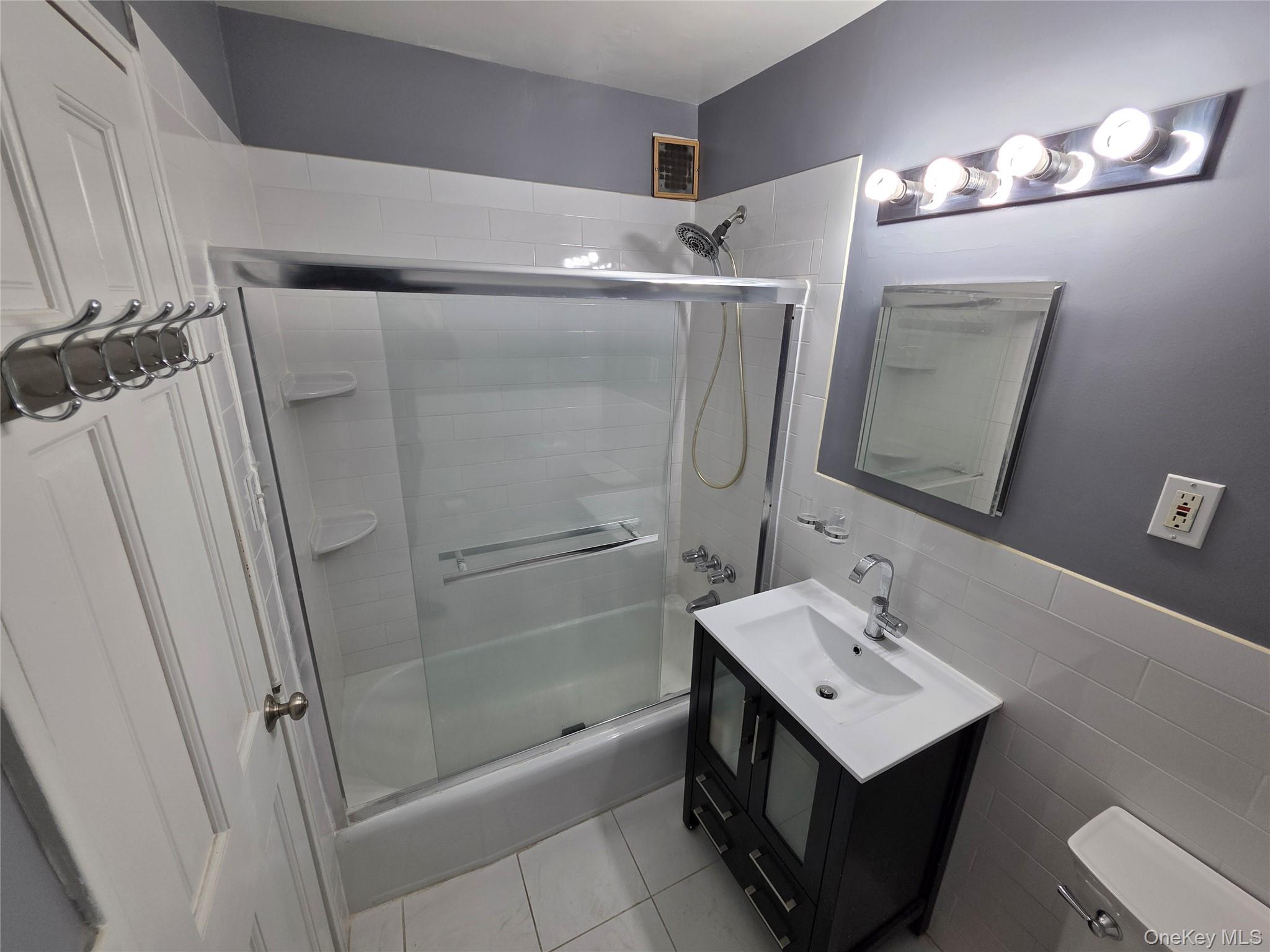 8515 Main Street 10s Property Photo 7