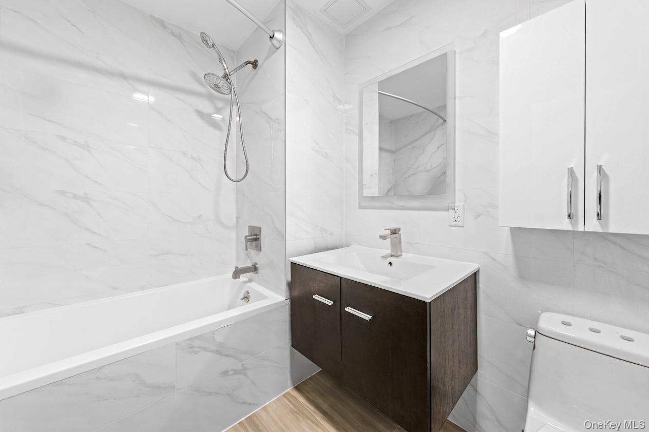 6296 Woodhaven Boulevard 6i Property Photo 4
