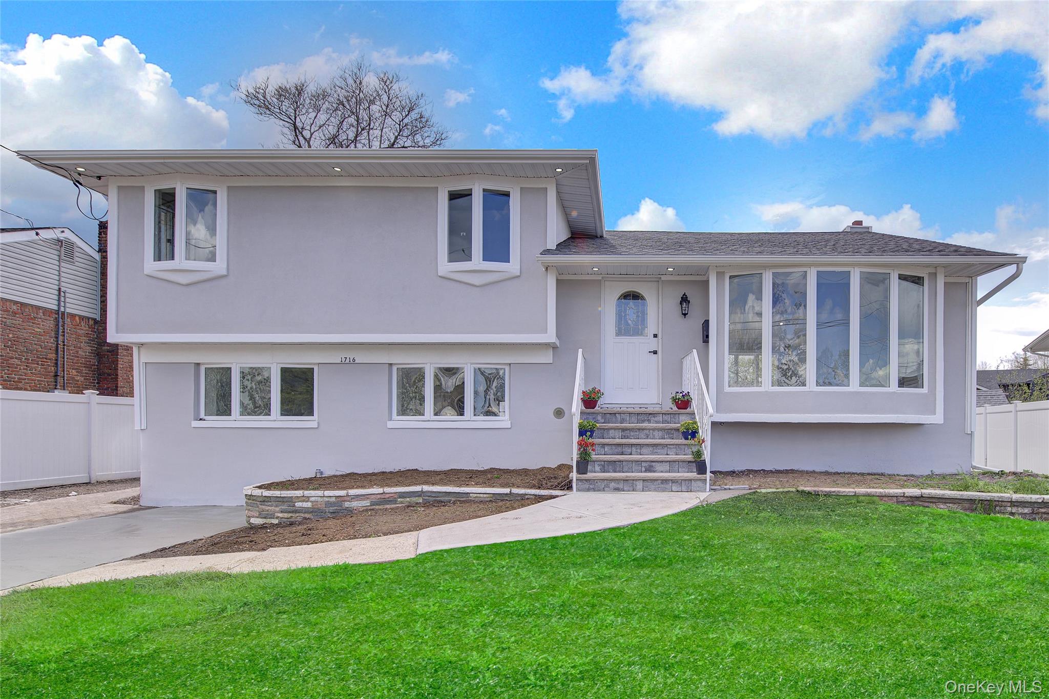 1716 White Street Property Photo 1