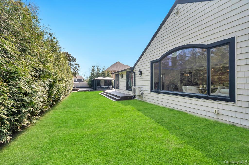 278 Waverly Avenue Property Photo 41