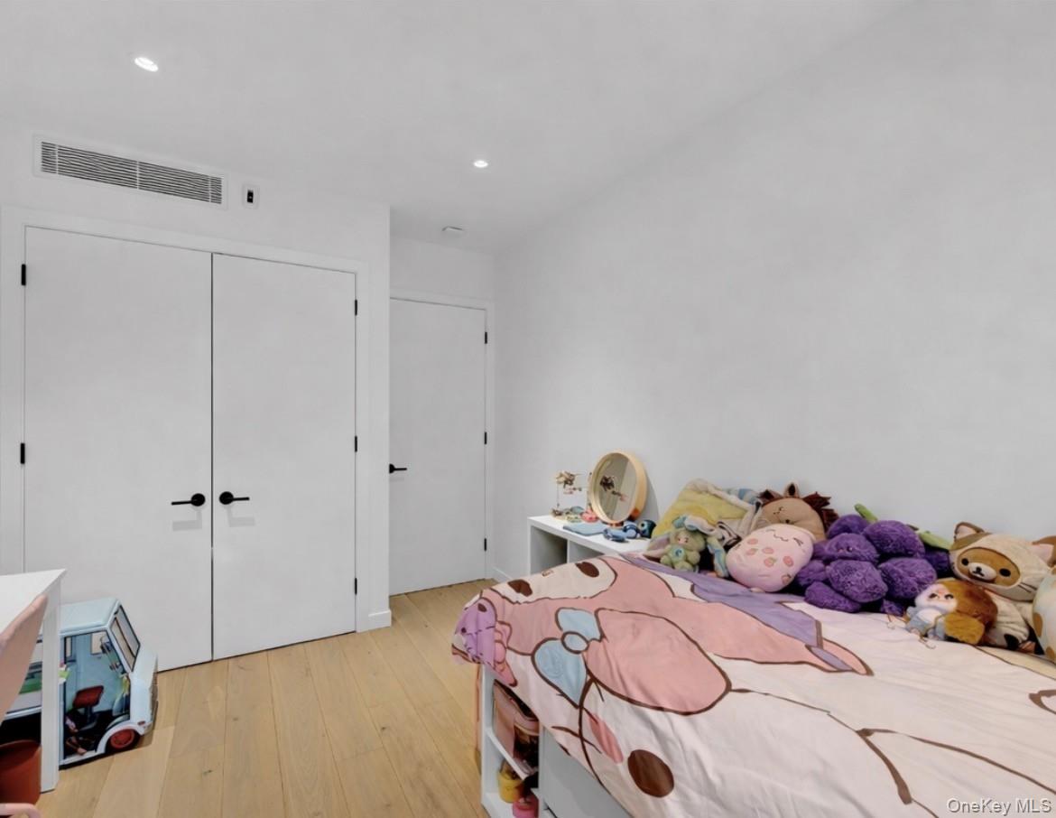 6016 68th Street Property Photo 16